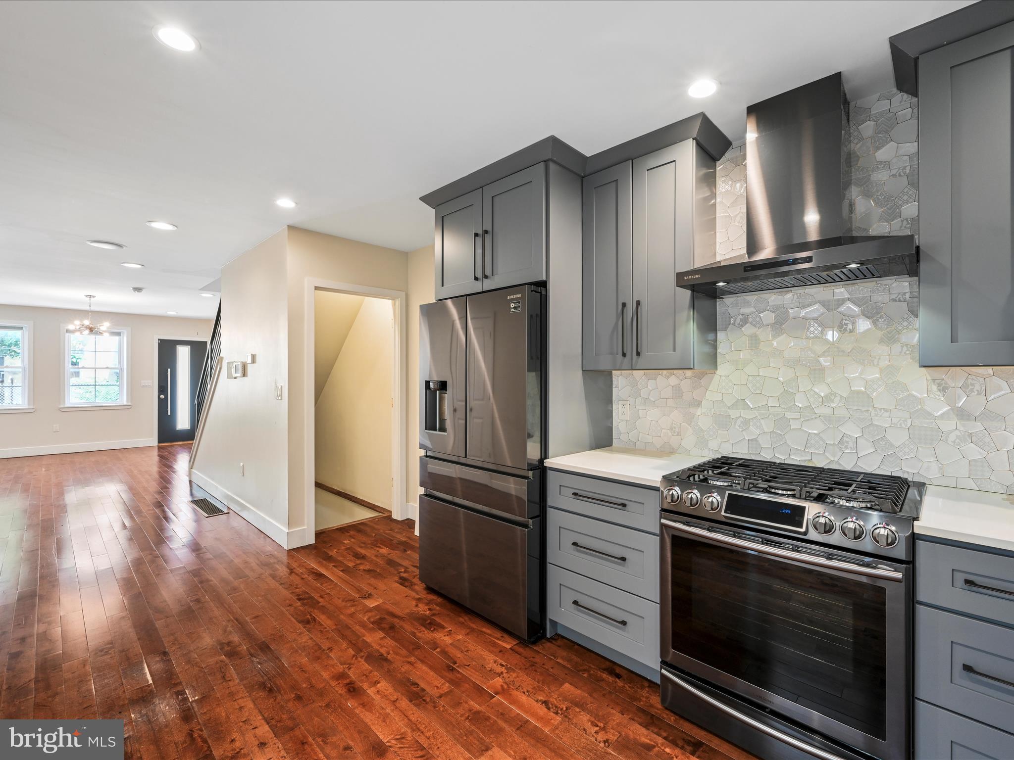 1204 MONTROSE STREET