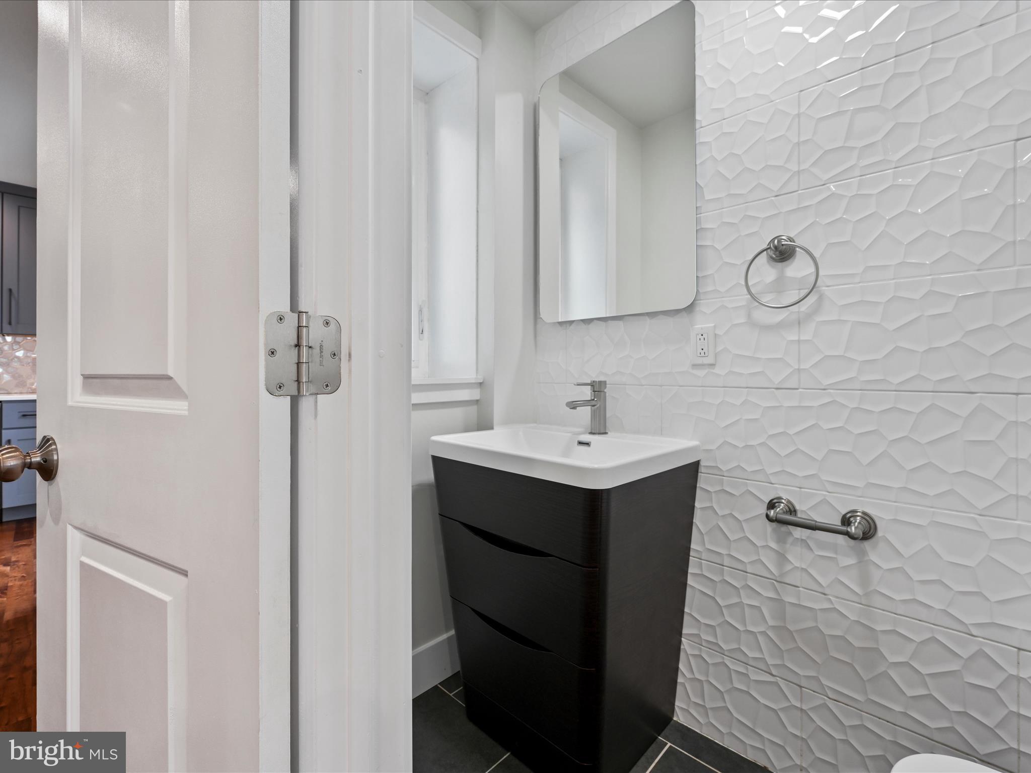 1204 MONTROSE STREET