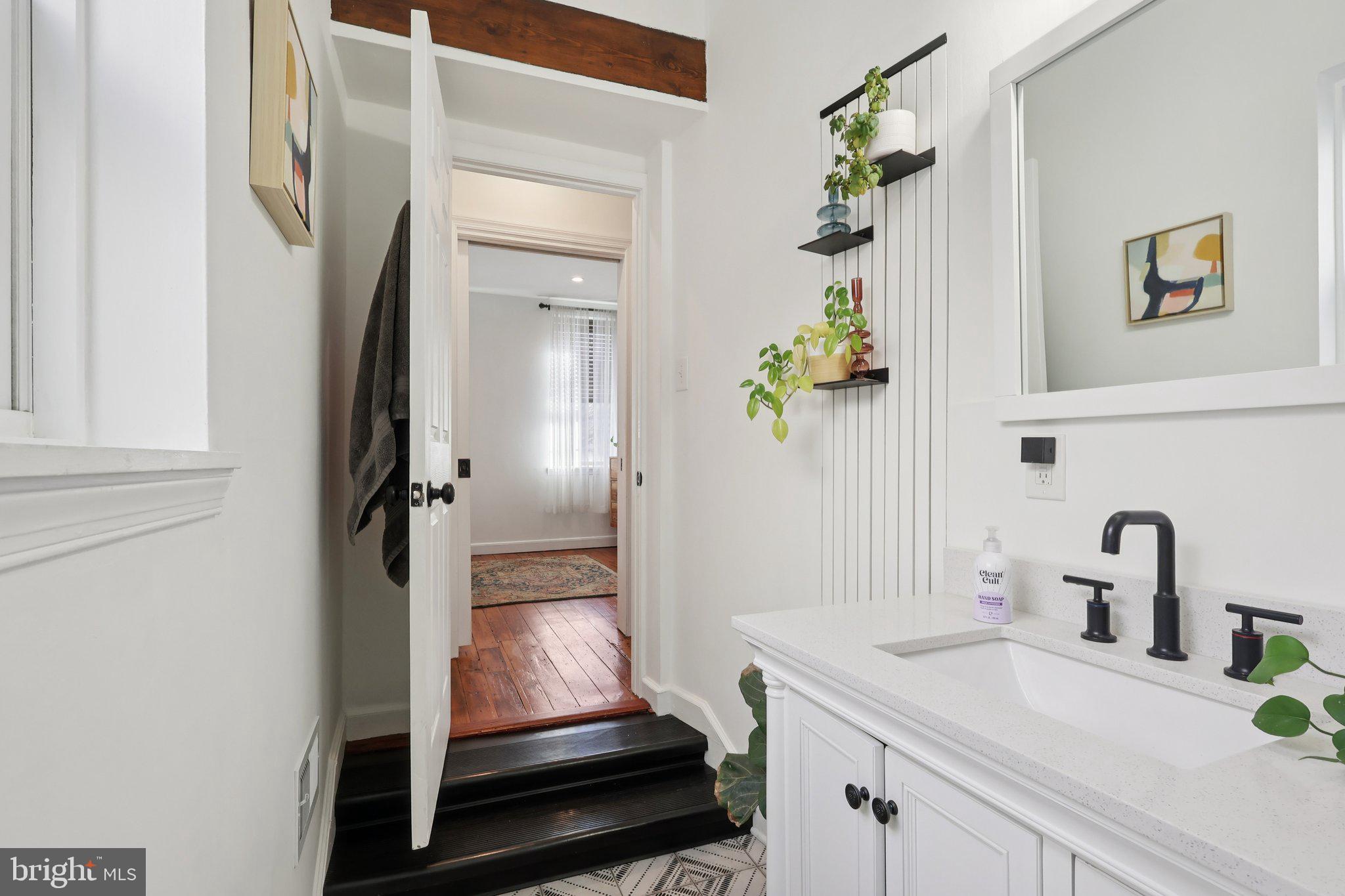 908 N ORIANNA STREET