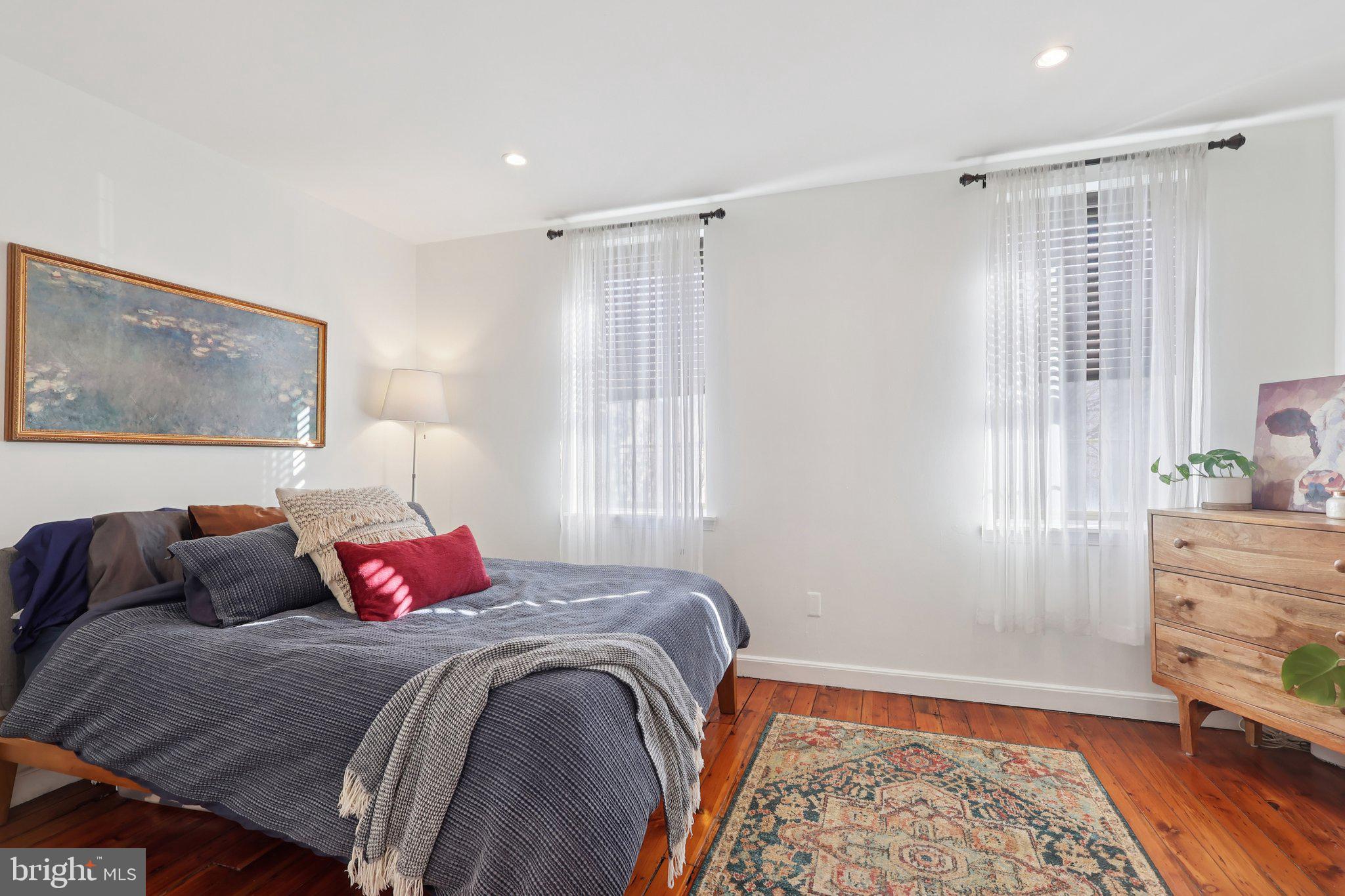 908 N ORIANNA STREET