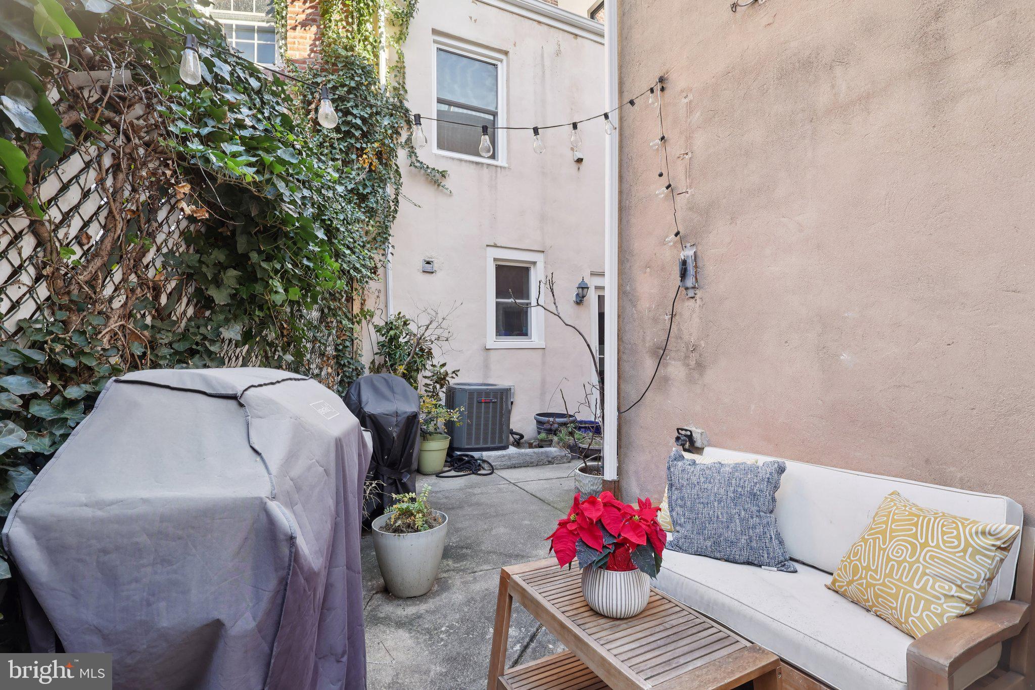 908 N ORIANNA STREET