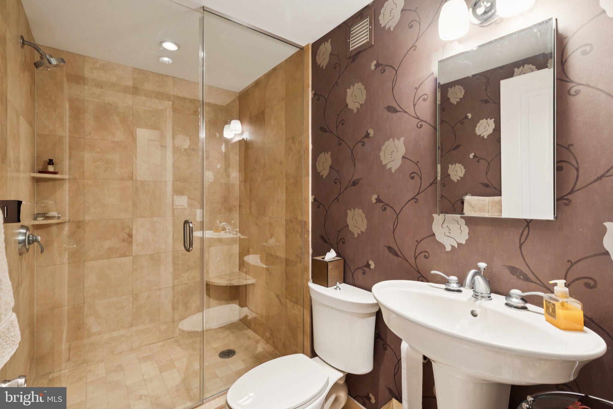 1701 LOCUST STREET 15 1704