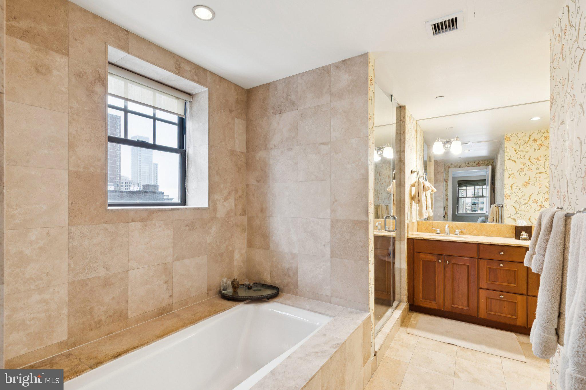 1701 LOCUST STREET 15 1704