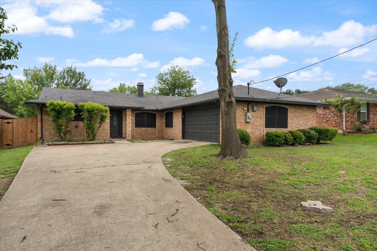 1214 W Ridge Drive