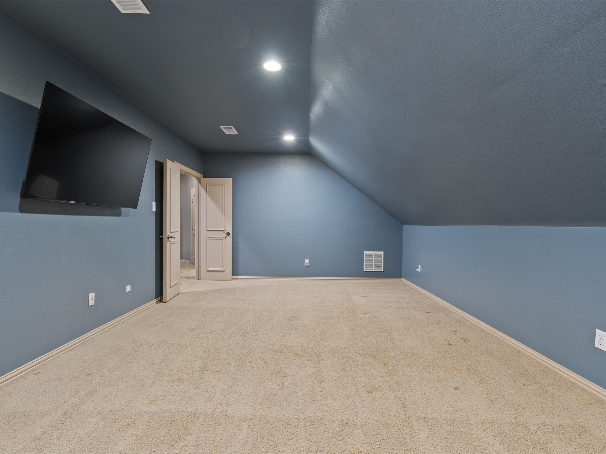 920 Meandering Woods Drive