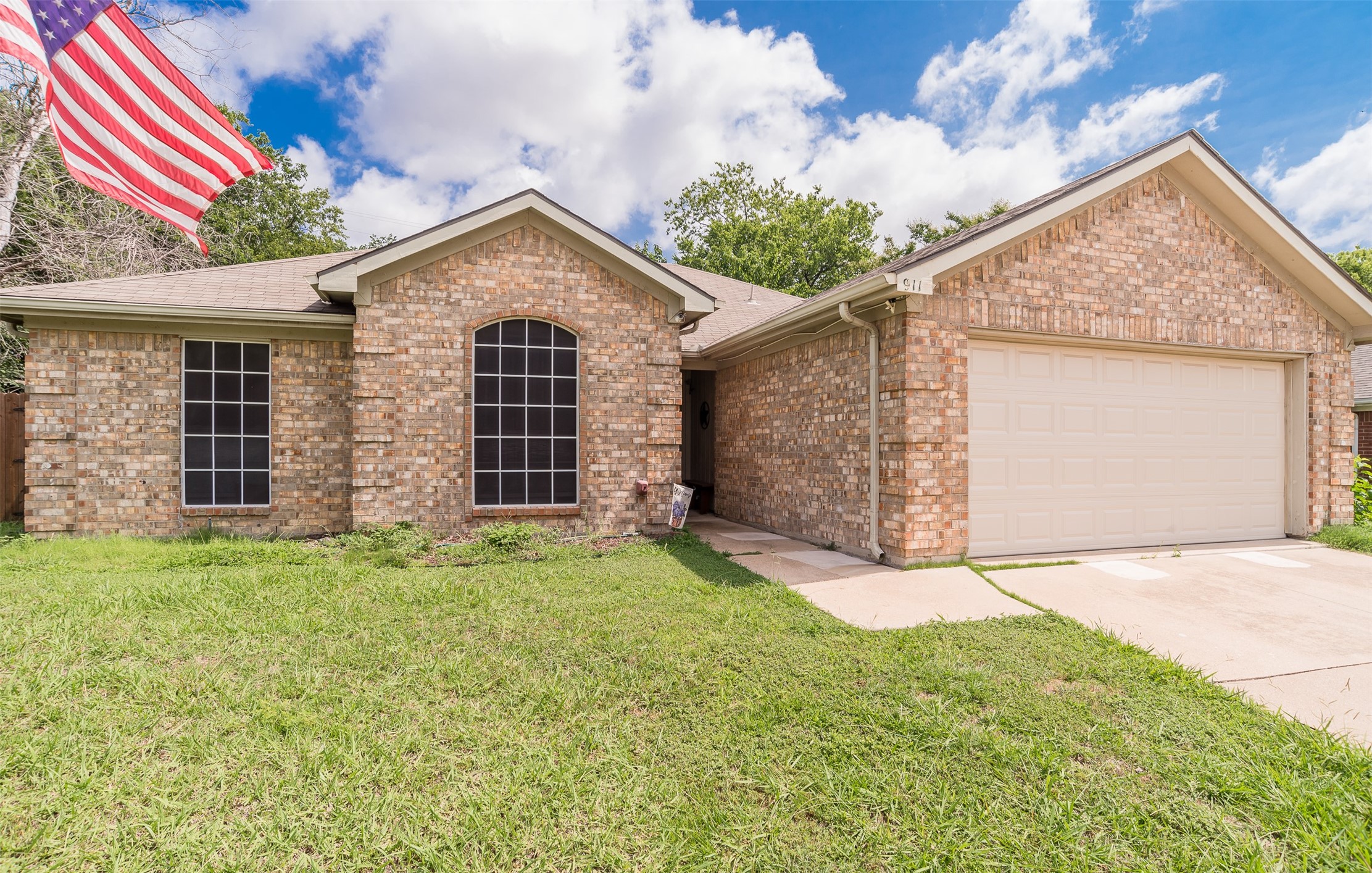 911 W Lynn Creek Drive
