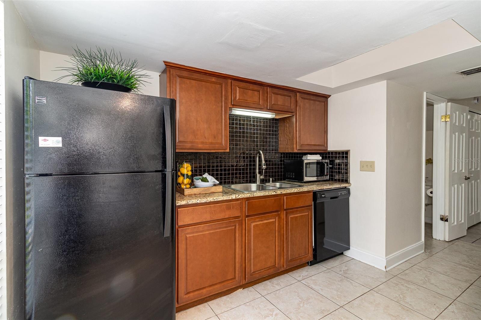 832 PARK LAKE PL #6A