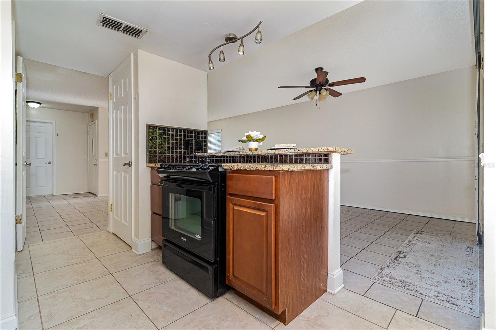 832 PARK LAKE PL #6A