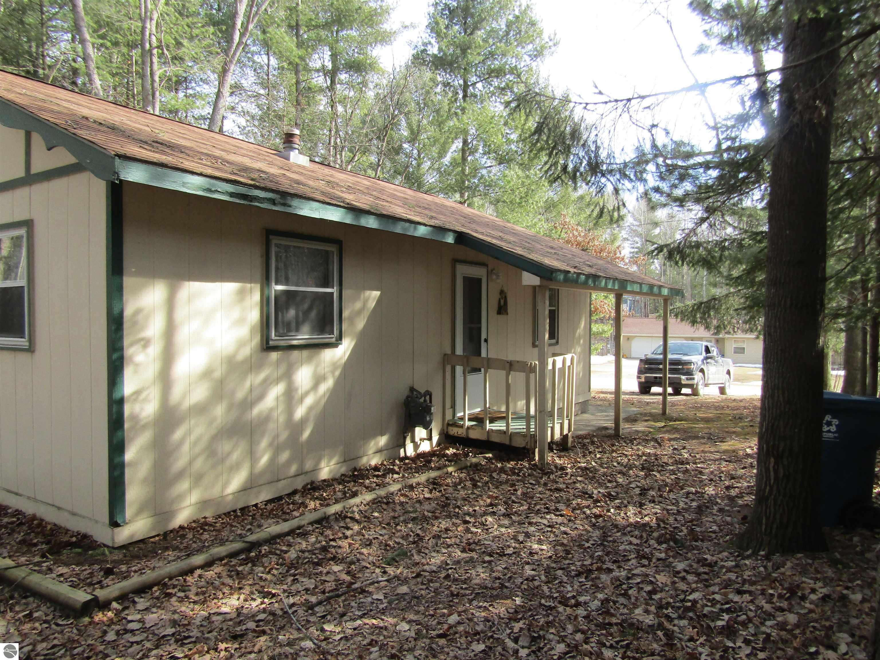 1821 Onondaga Trail