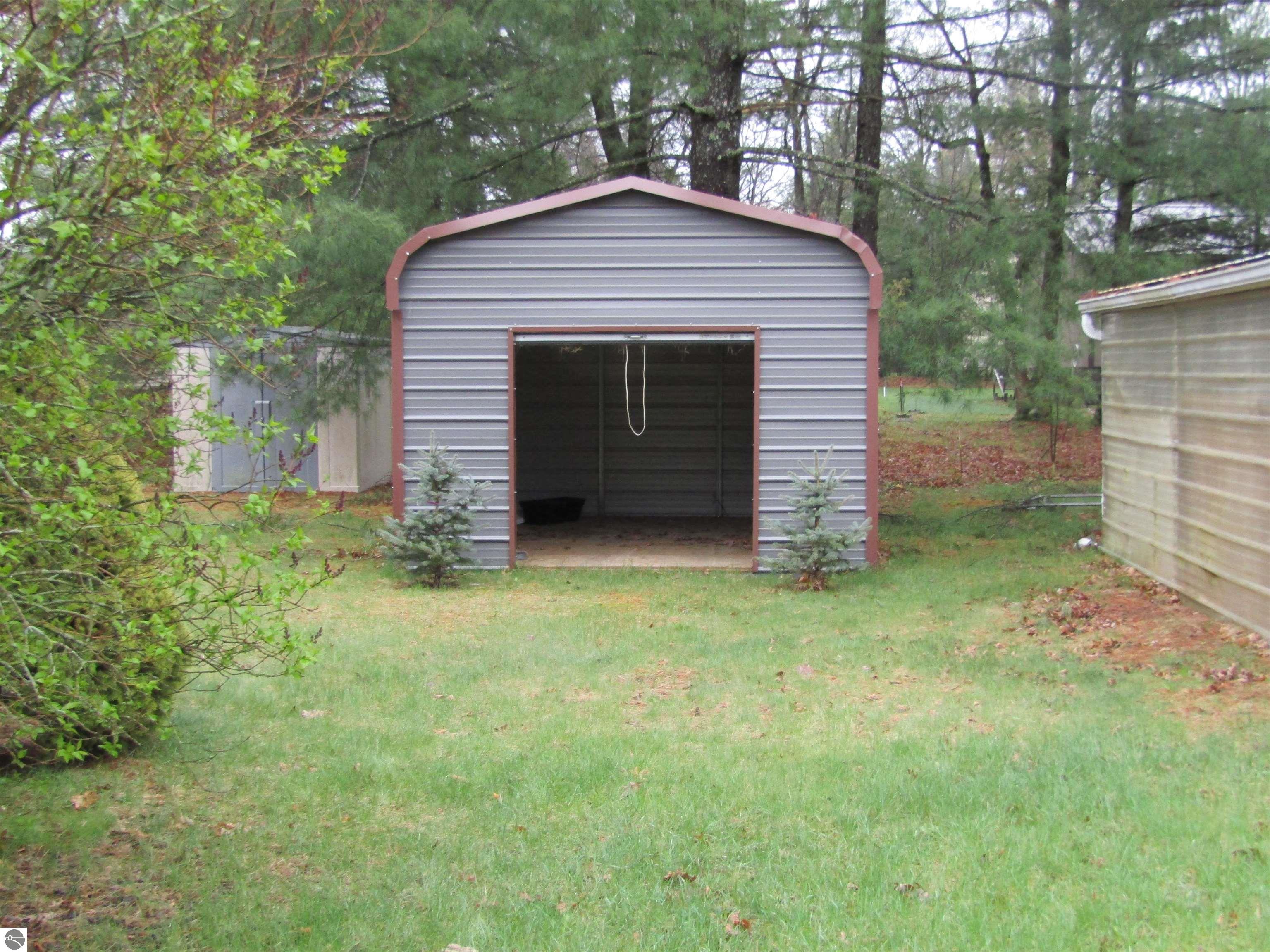 1638 S Ogemaw Trail