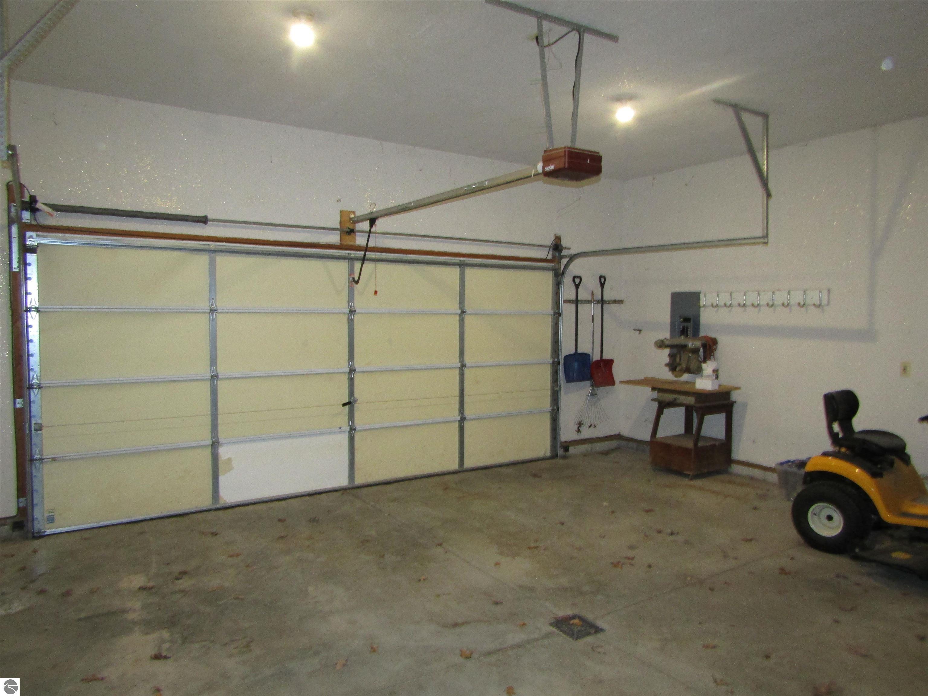 1638 S Ogemaw Trail
