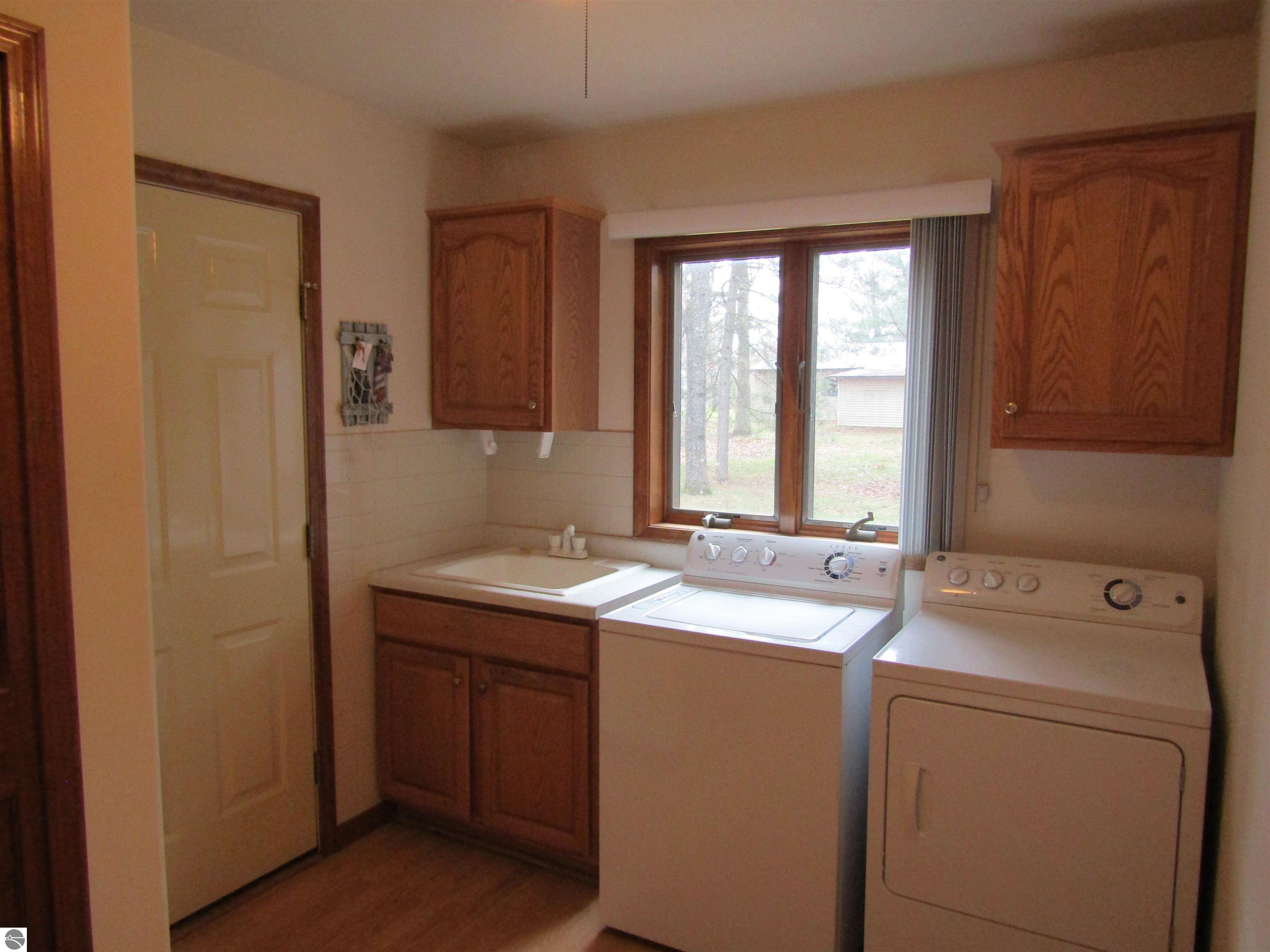 1638 S Ogemaw Trail
