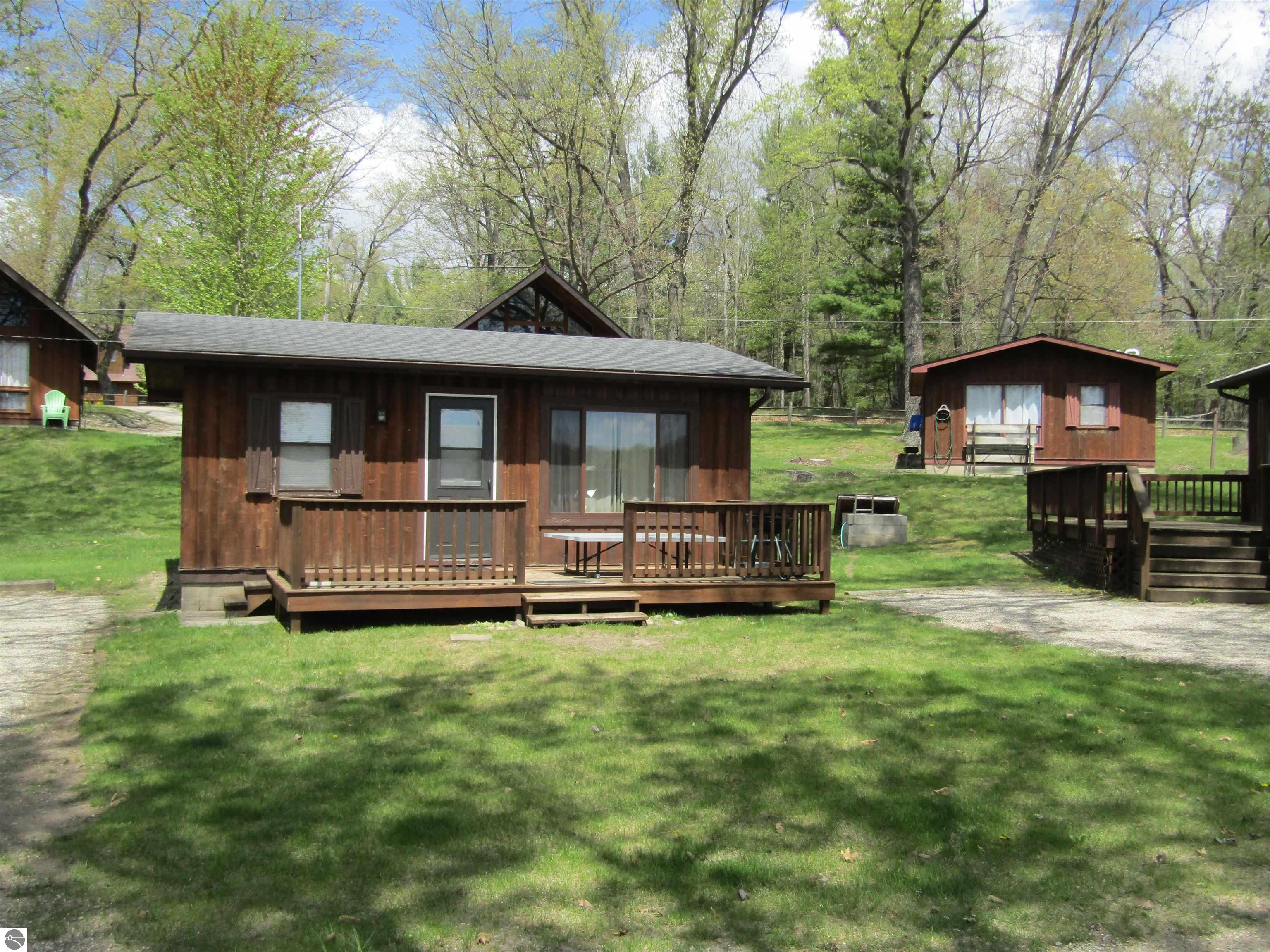 2080 N Ogemaw Trail