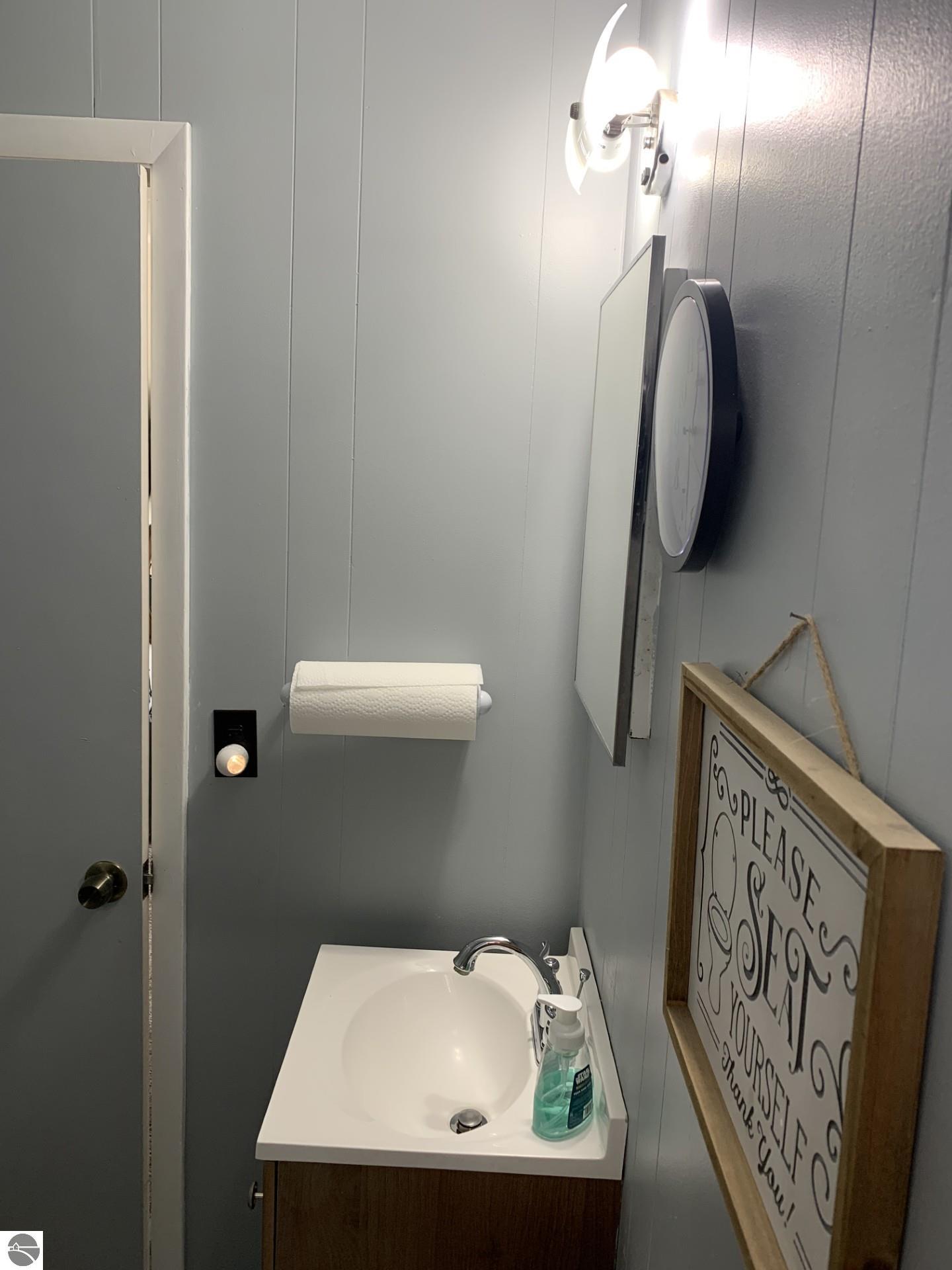 2052 N Ogemaw Trail