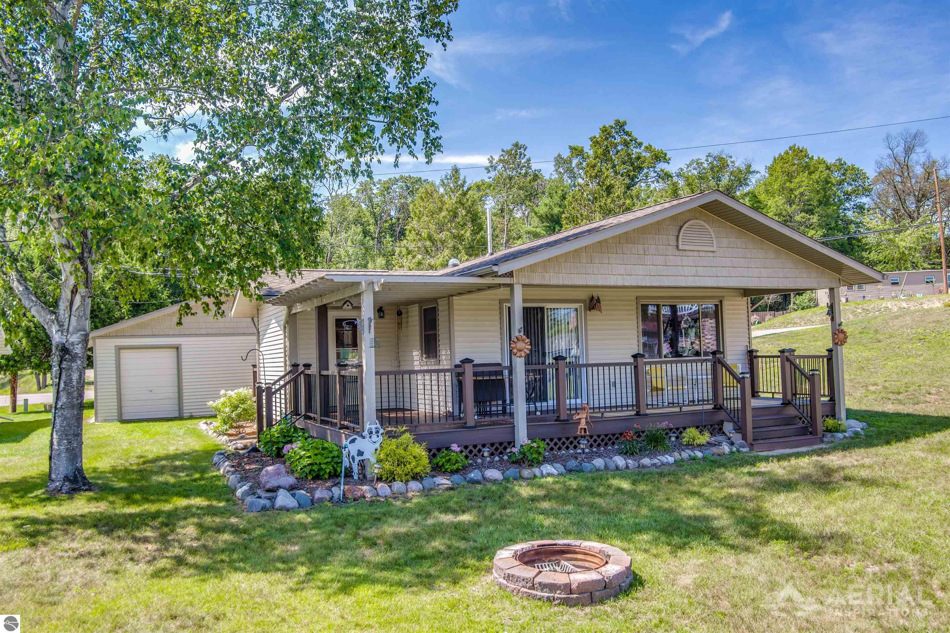 1580 N Ogemaw Trail