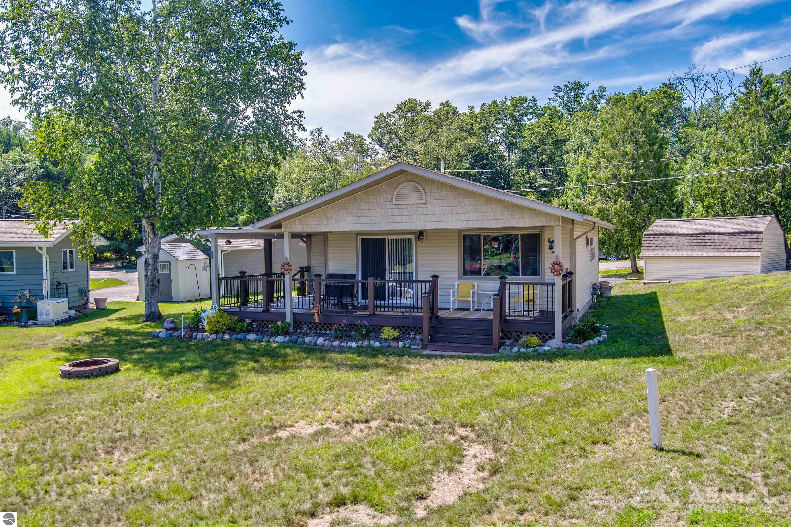 1580 N Ogemaw Trail