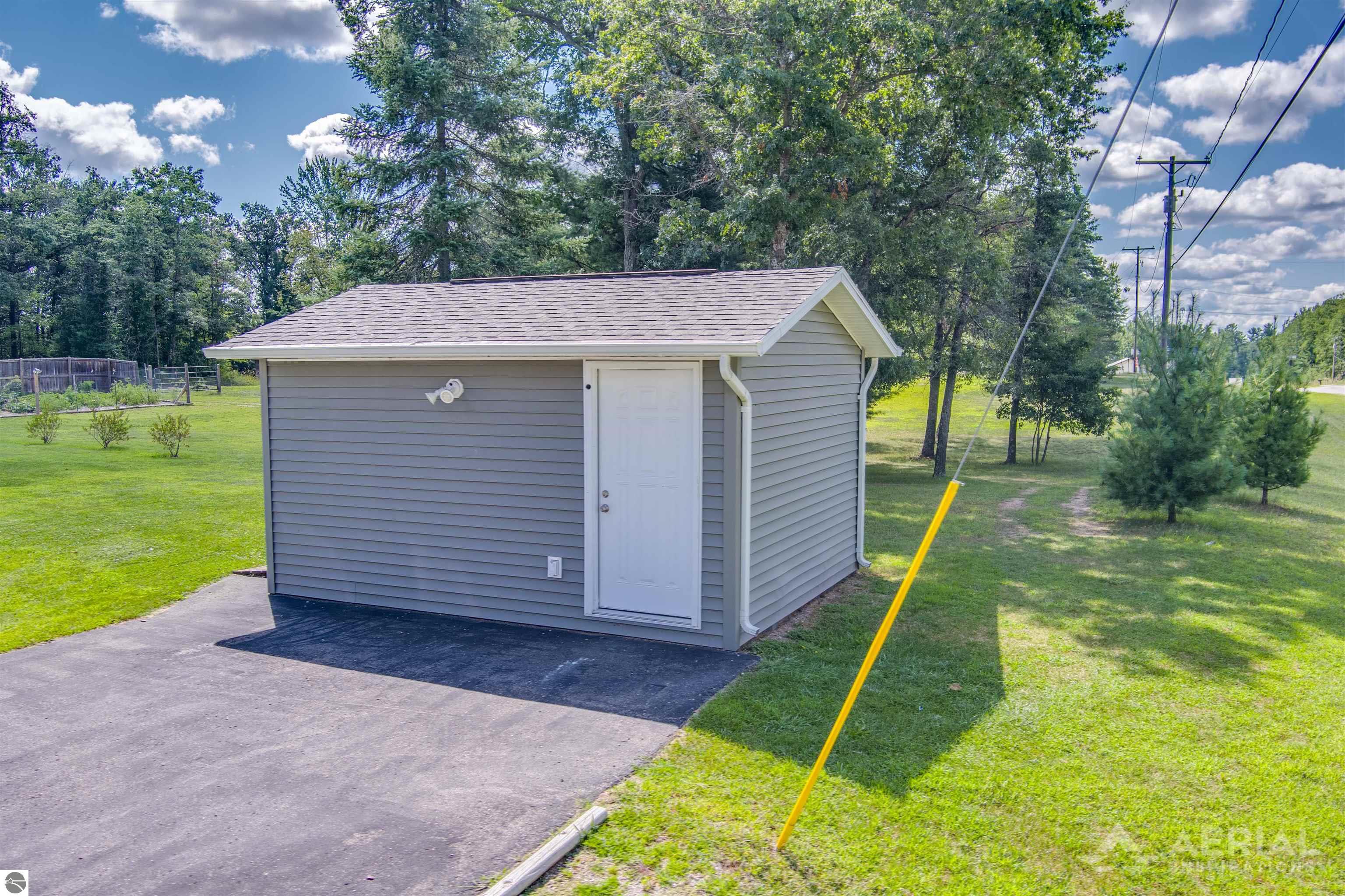 2811 Rifle River Trail