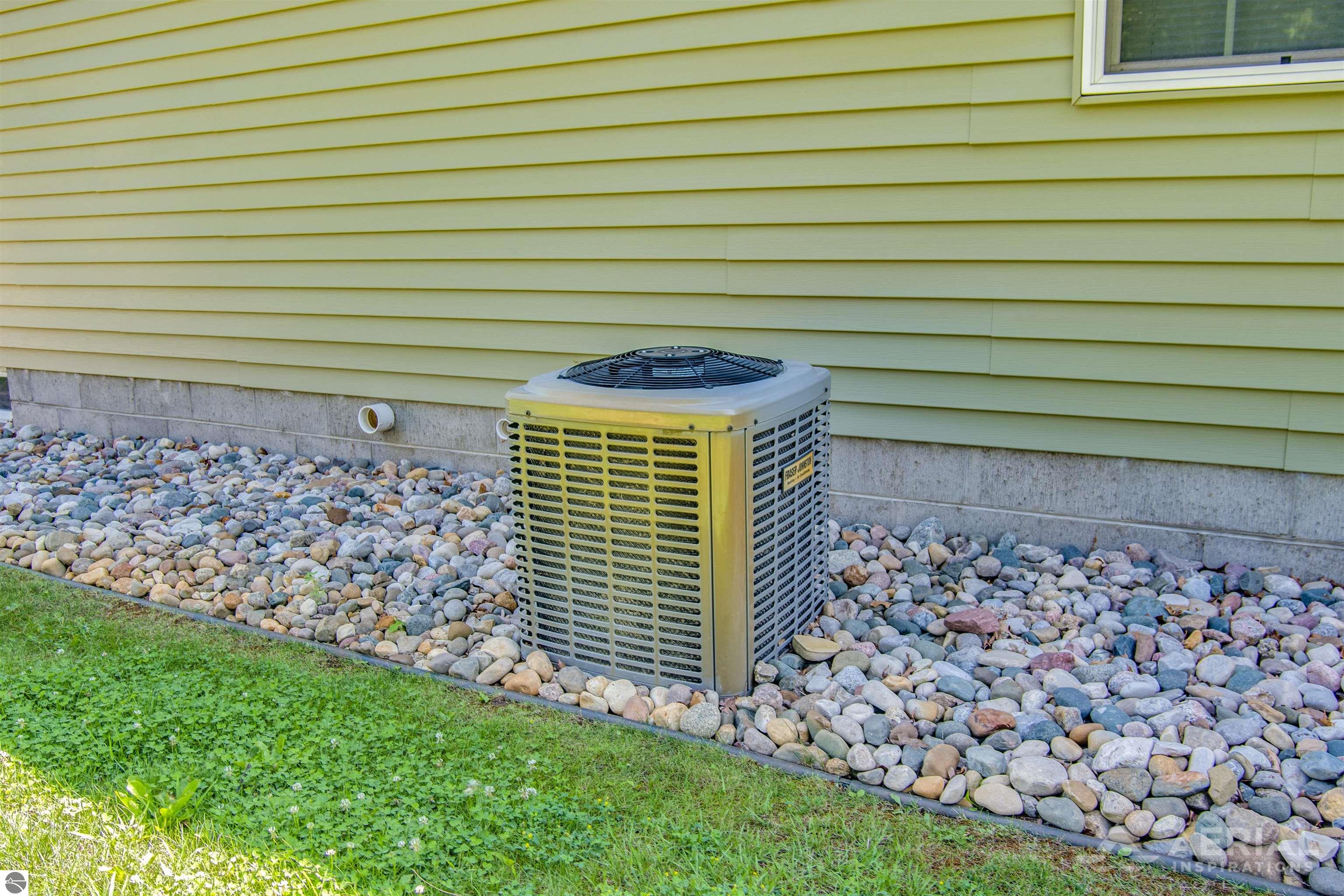 2811 Rifle River Trail