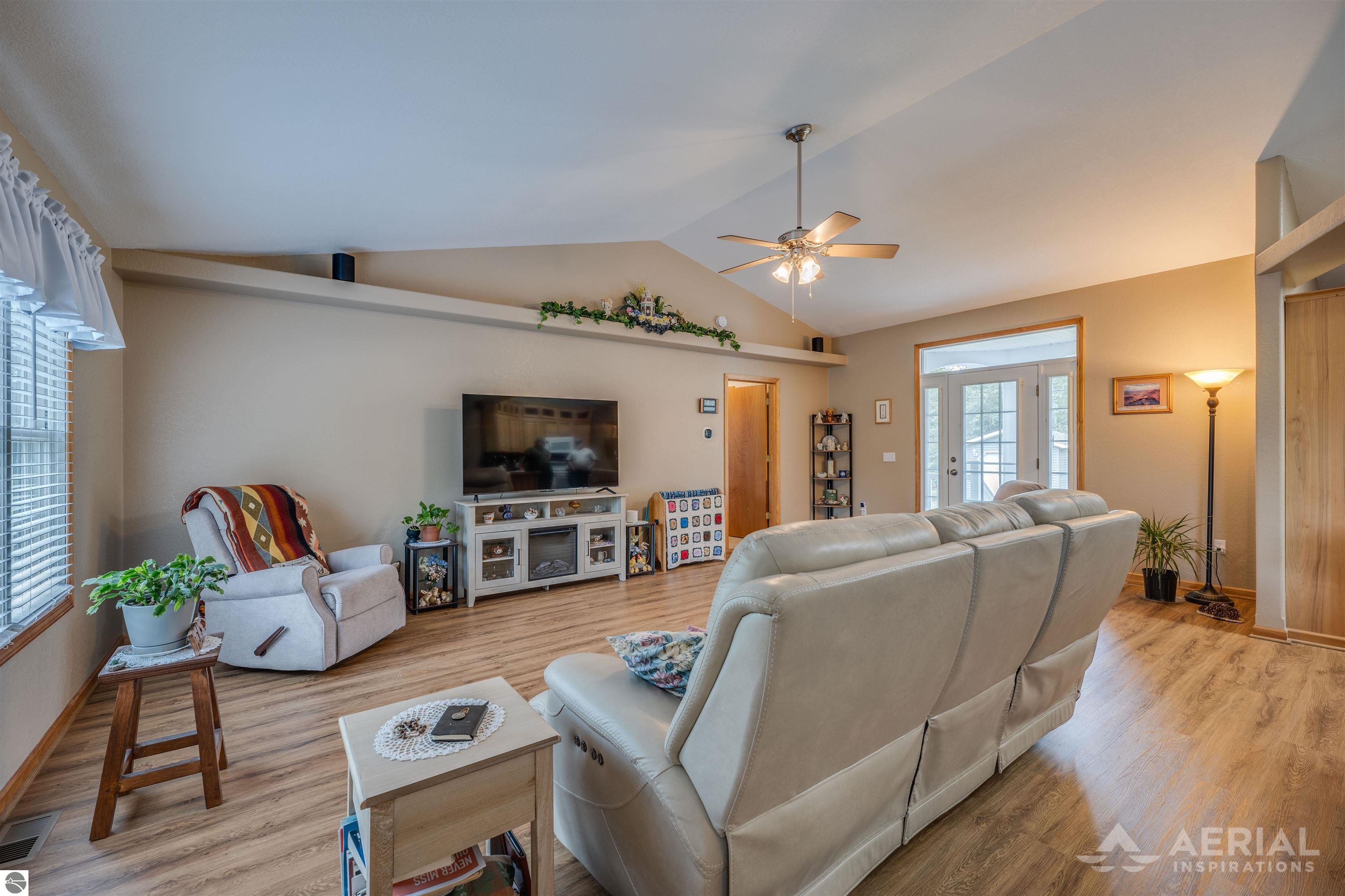 2811 Rifle River Trail