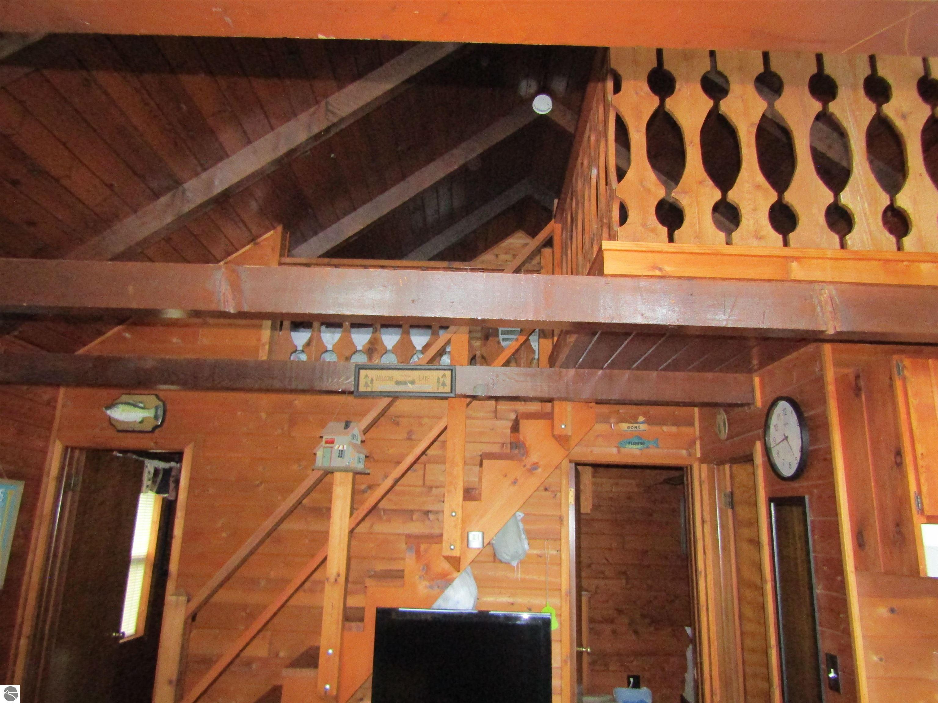 2082 N Ogemaw Trail