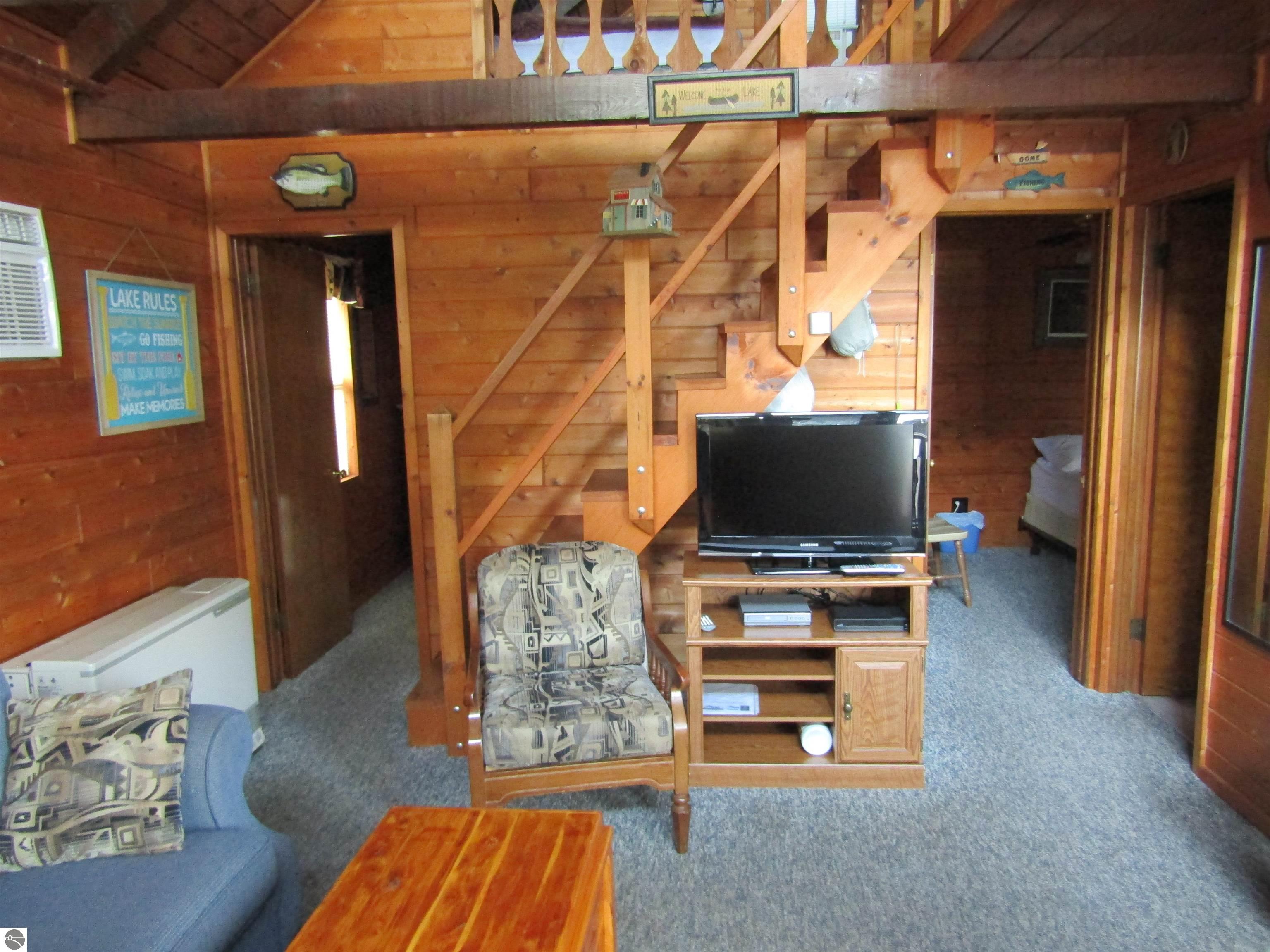 2082 N Ogemaw Trail