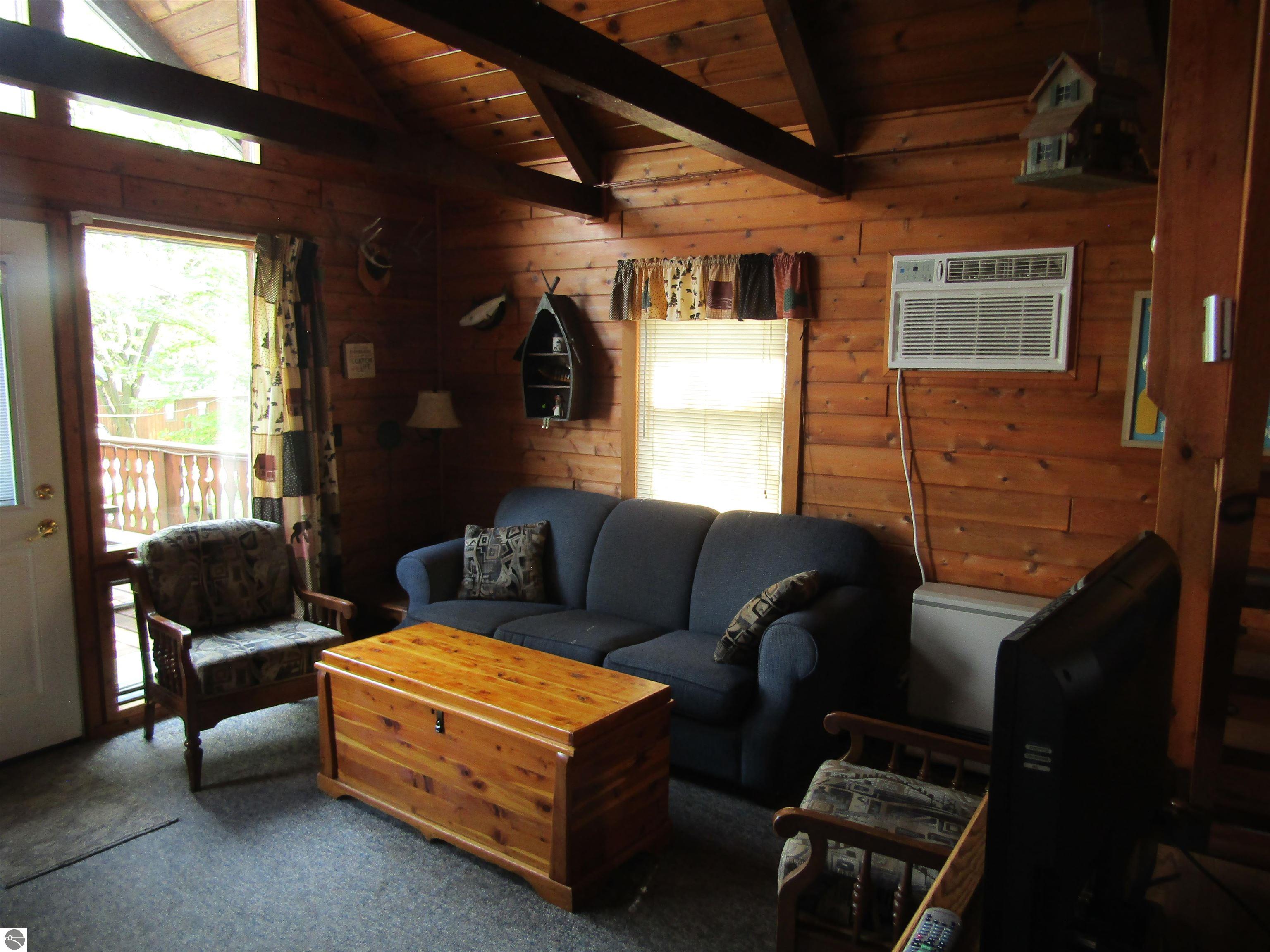 2082 N Ogemaw Trail