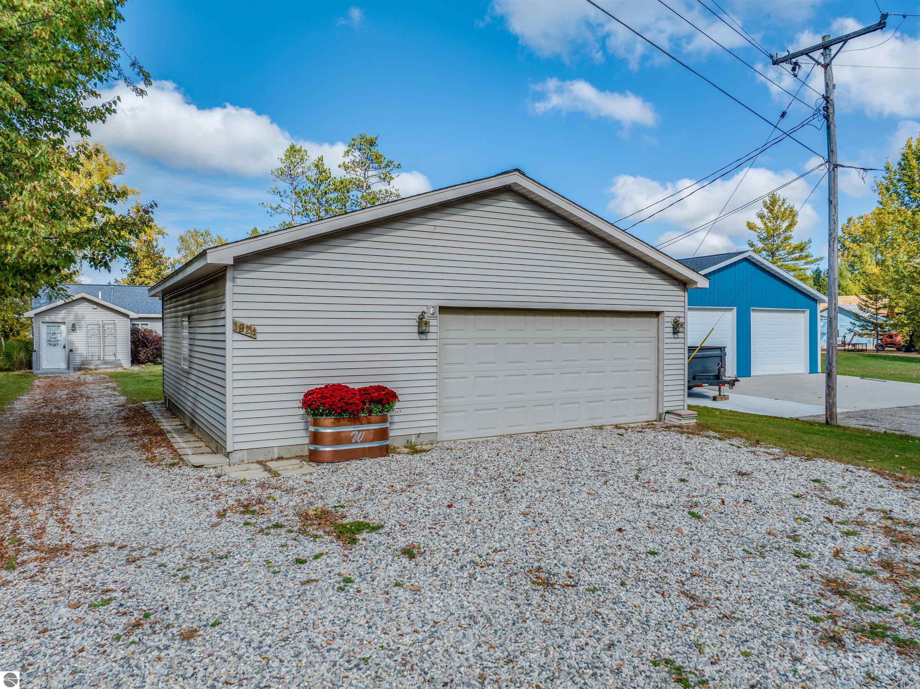 1024 W Lake Drive