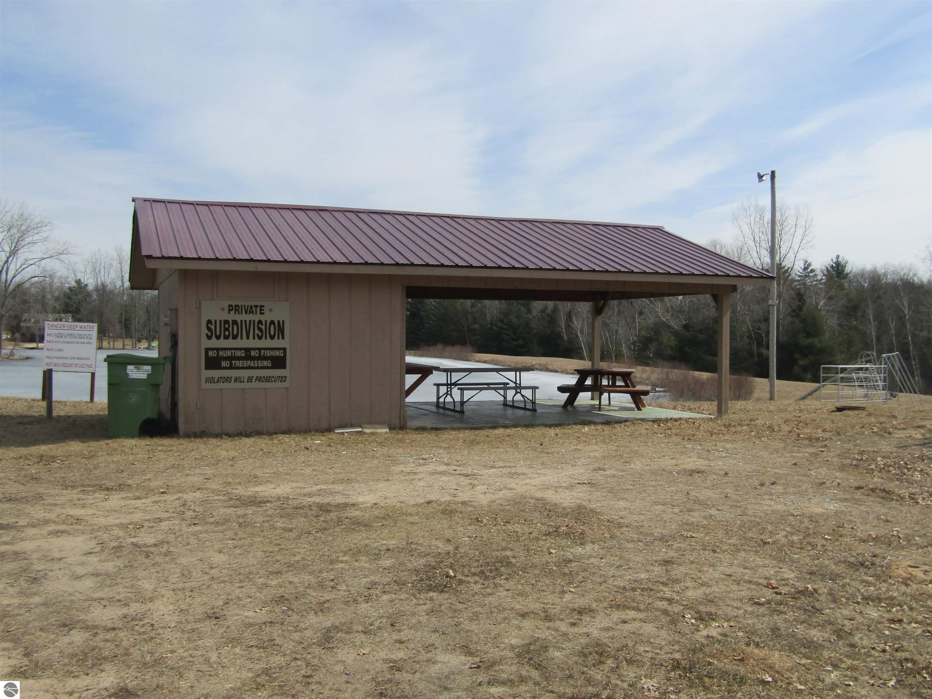 00_VL W Caribou Trail