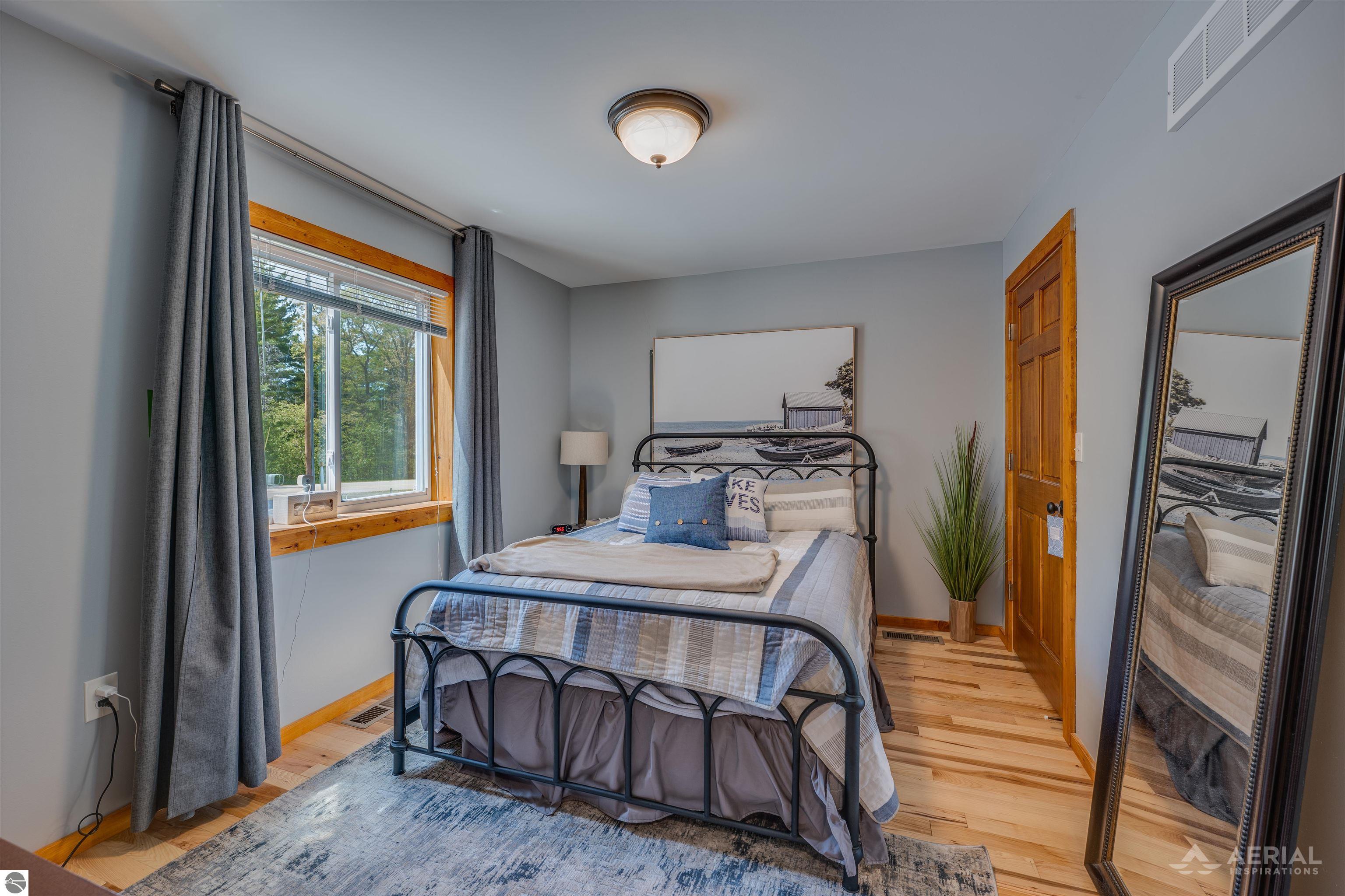 3319 S Ogemaw Trail
