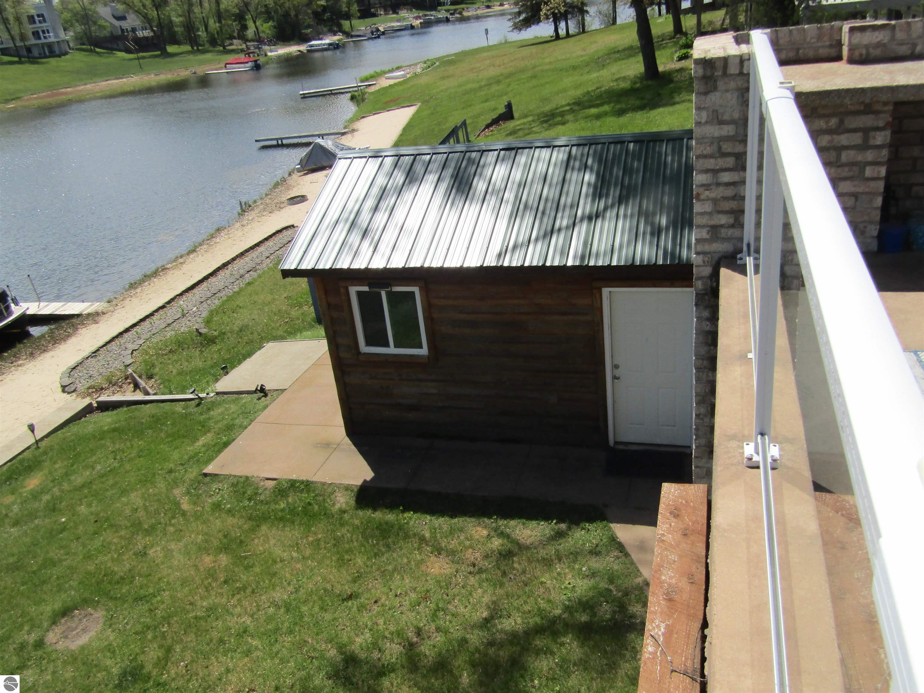 3319 S Ogemaw Trail