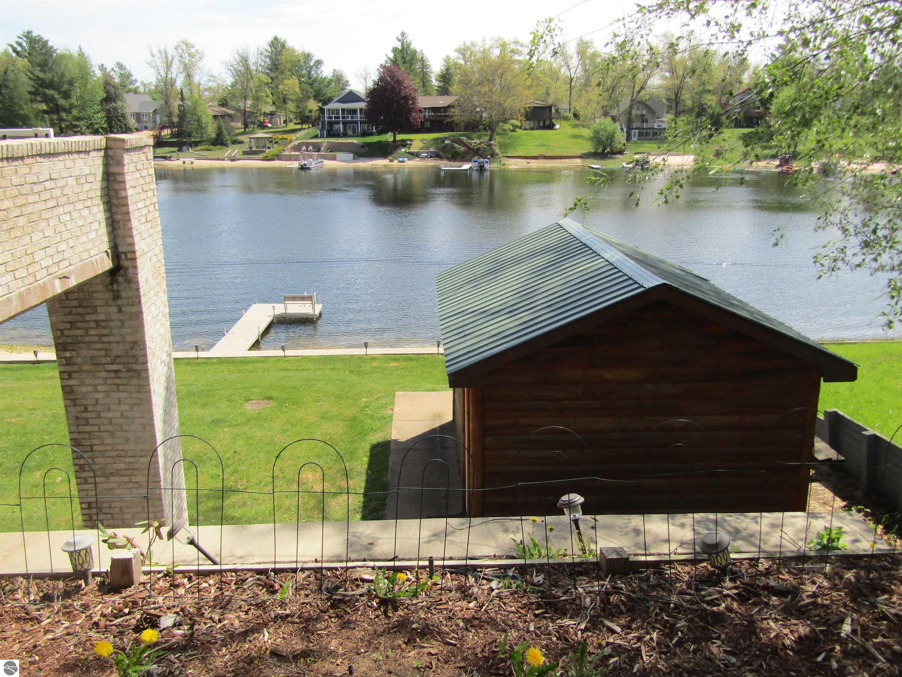 3319 S Ogemaw Trail