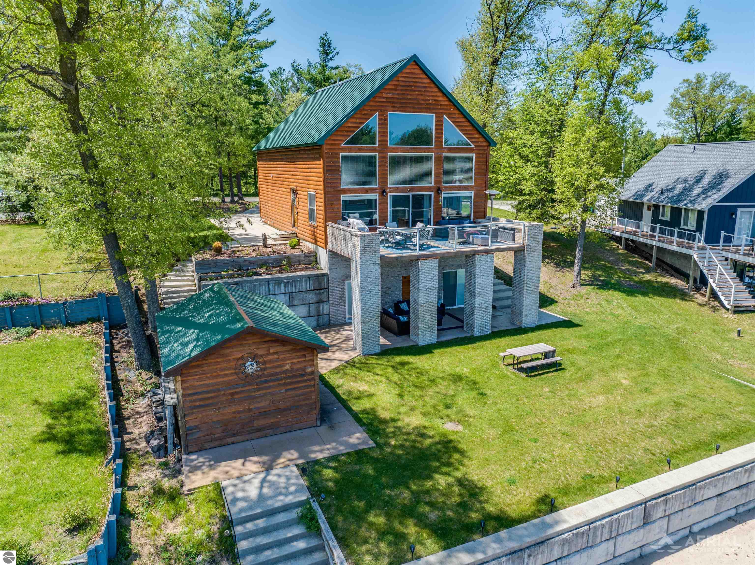 3319 S Ogemaw Trail