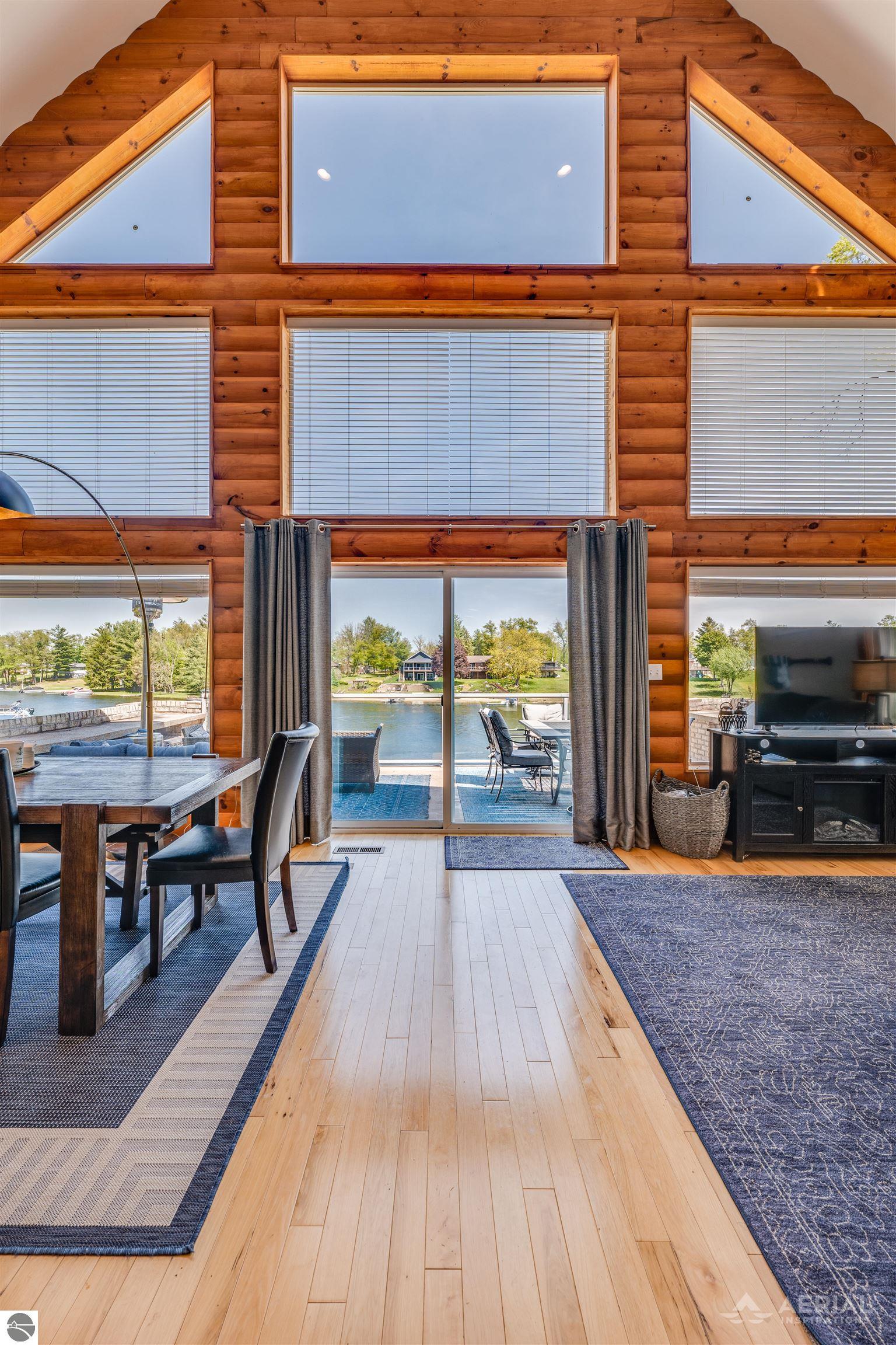 3319 S Ogemaw Trail