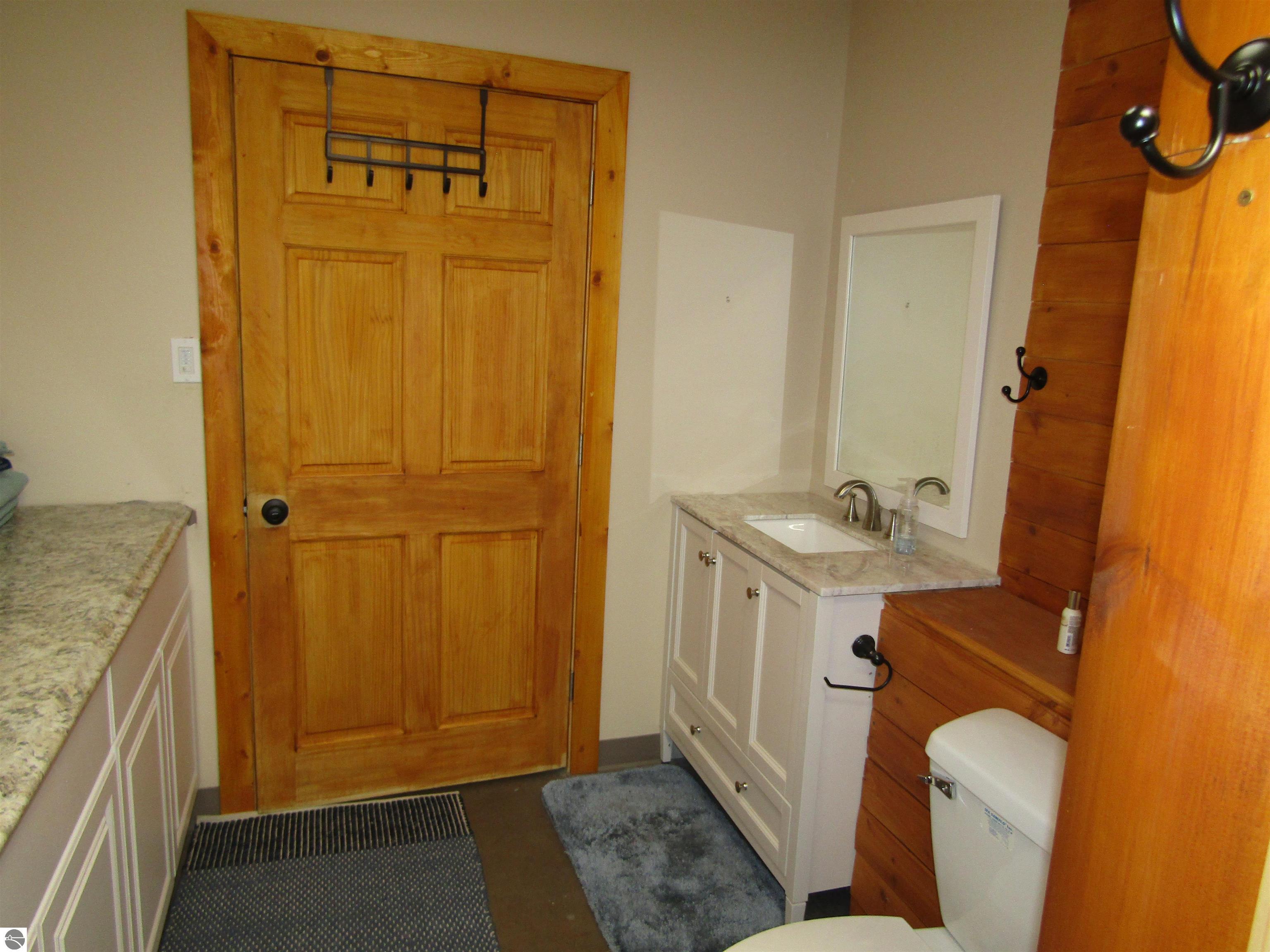3319 S Ogemaw Trail