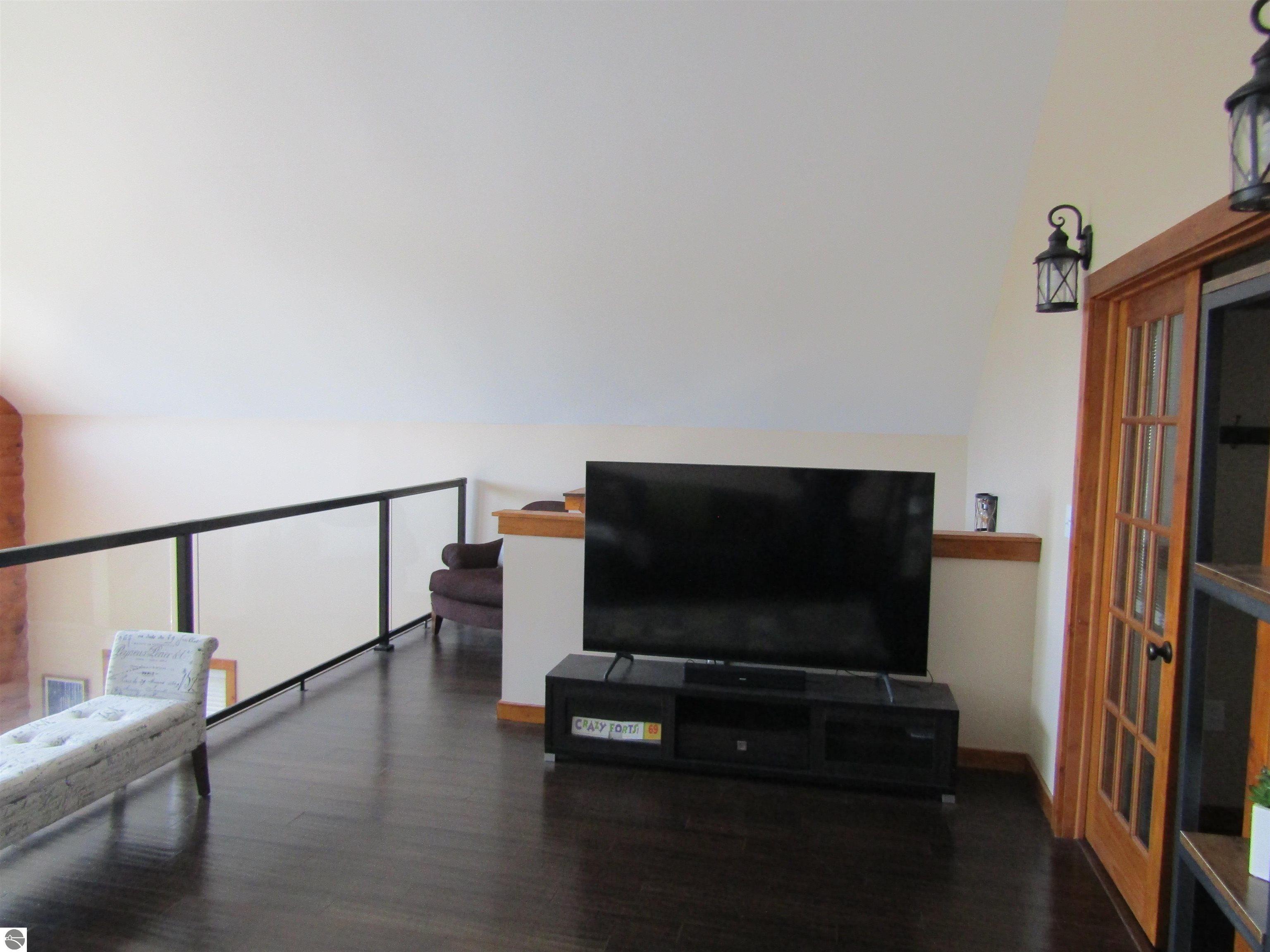 3319 S Ogemaw Trail