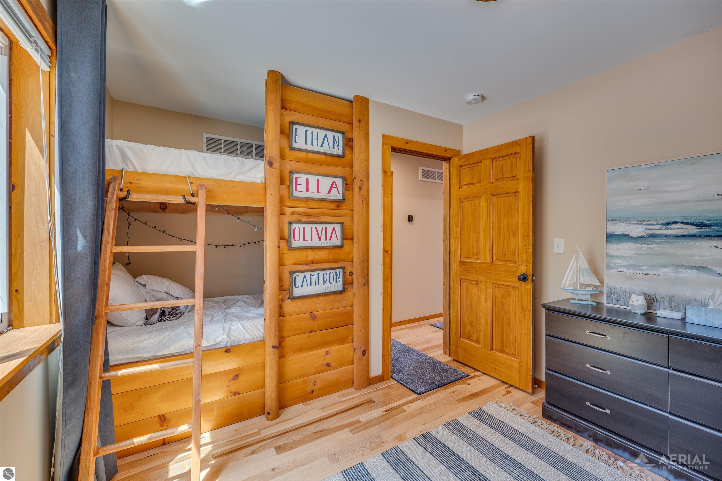 3319 S Ogemaw Trail
