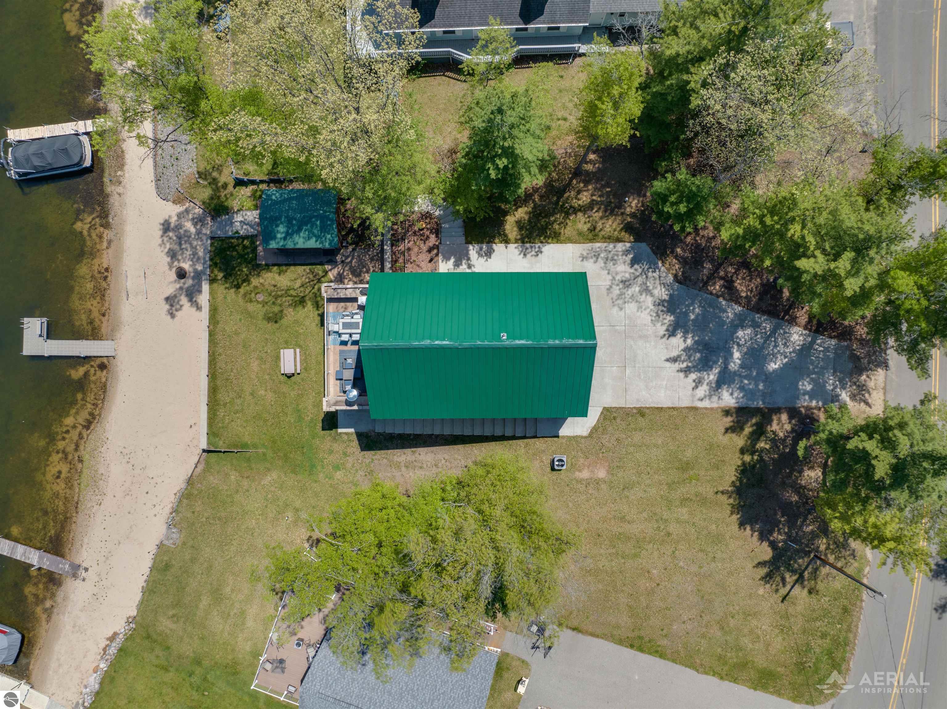 3319 S Ogemaw Trail