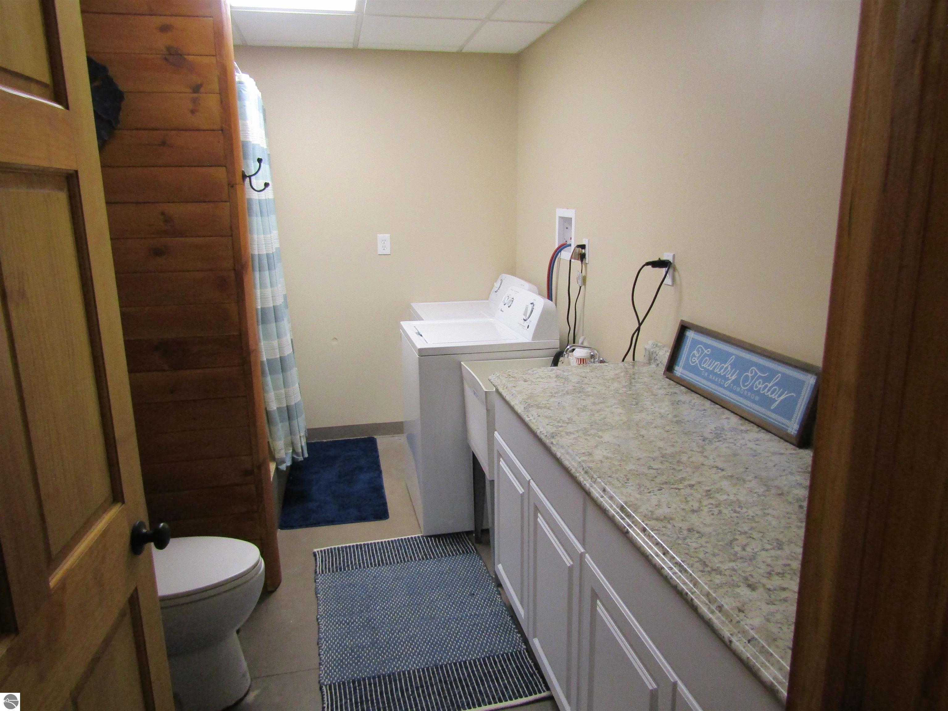 3319 S Ogemaw Trail