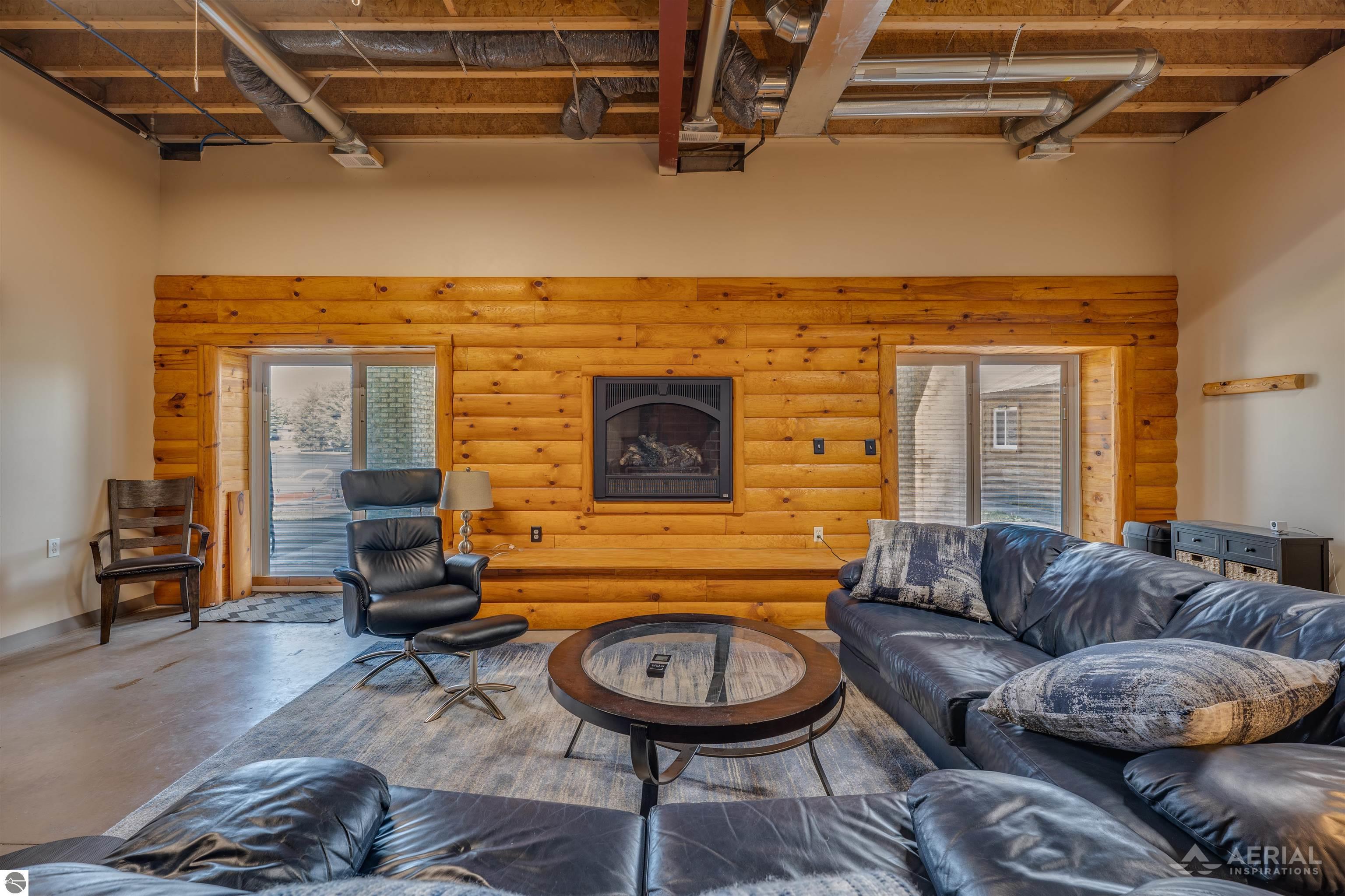 3319 S Ogemaw Trail