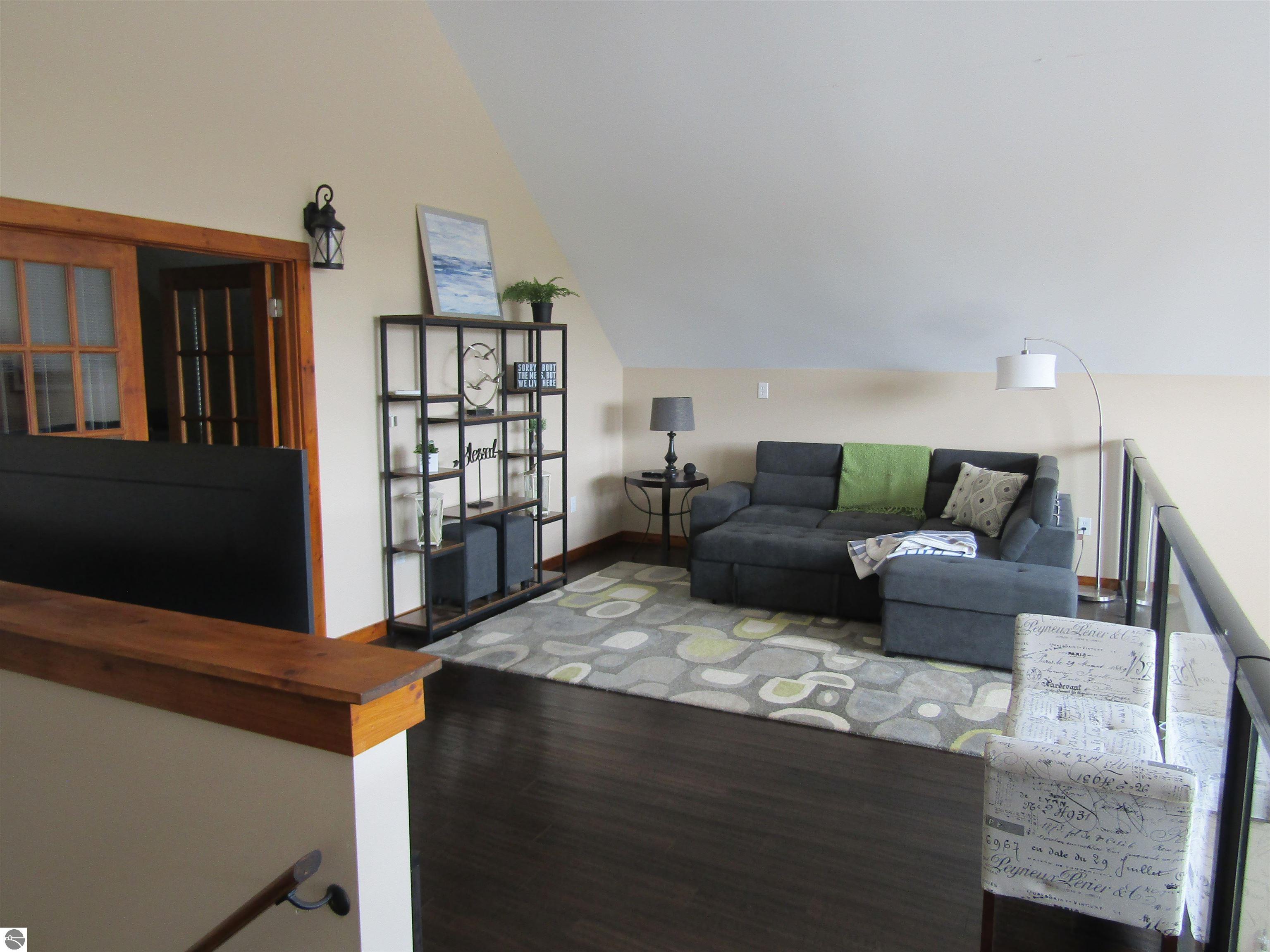 3319 S Ogemaw Trail