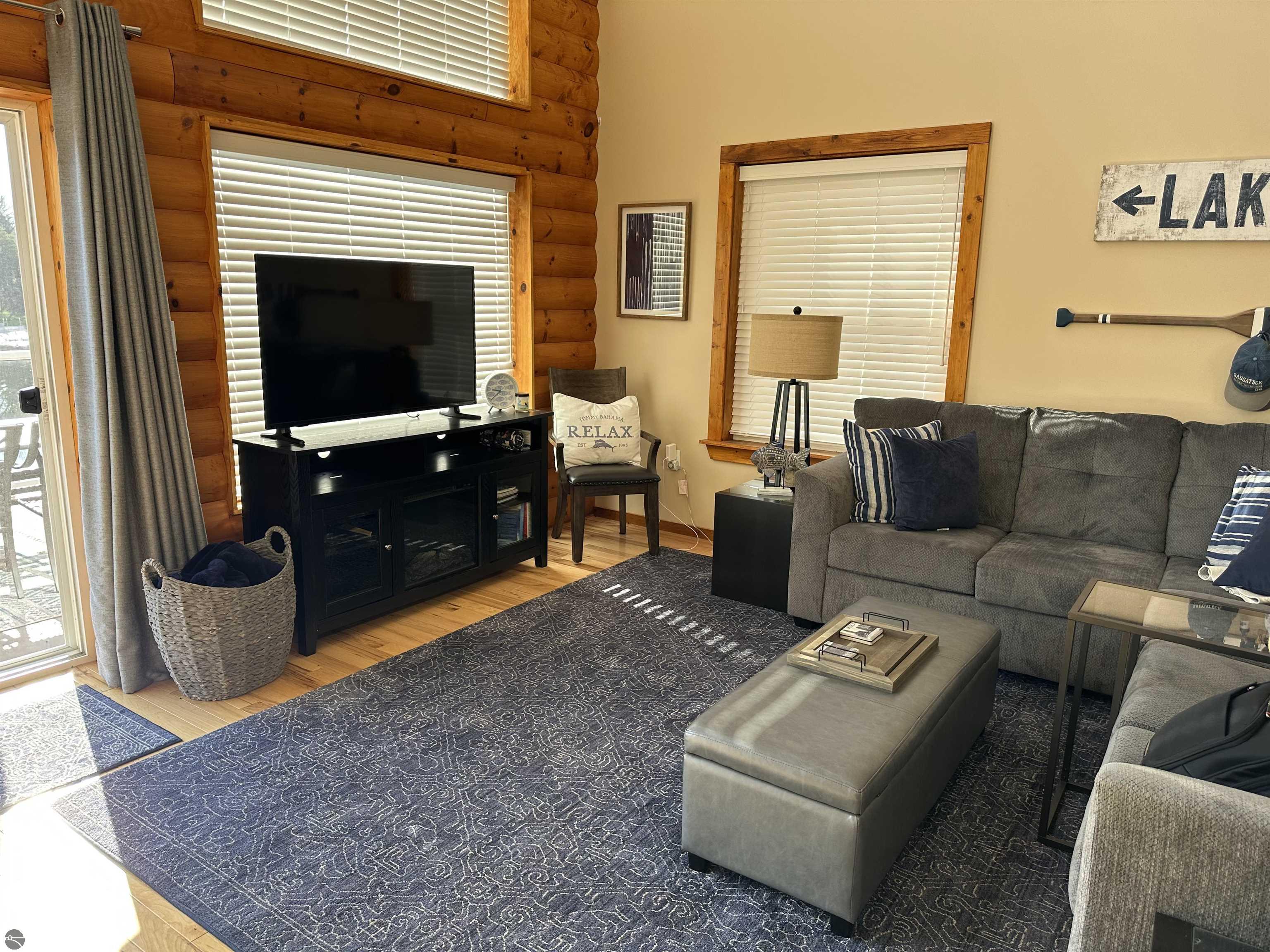 3319 S Ogemaw Trail