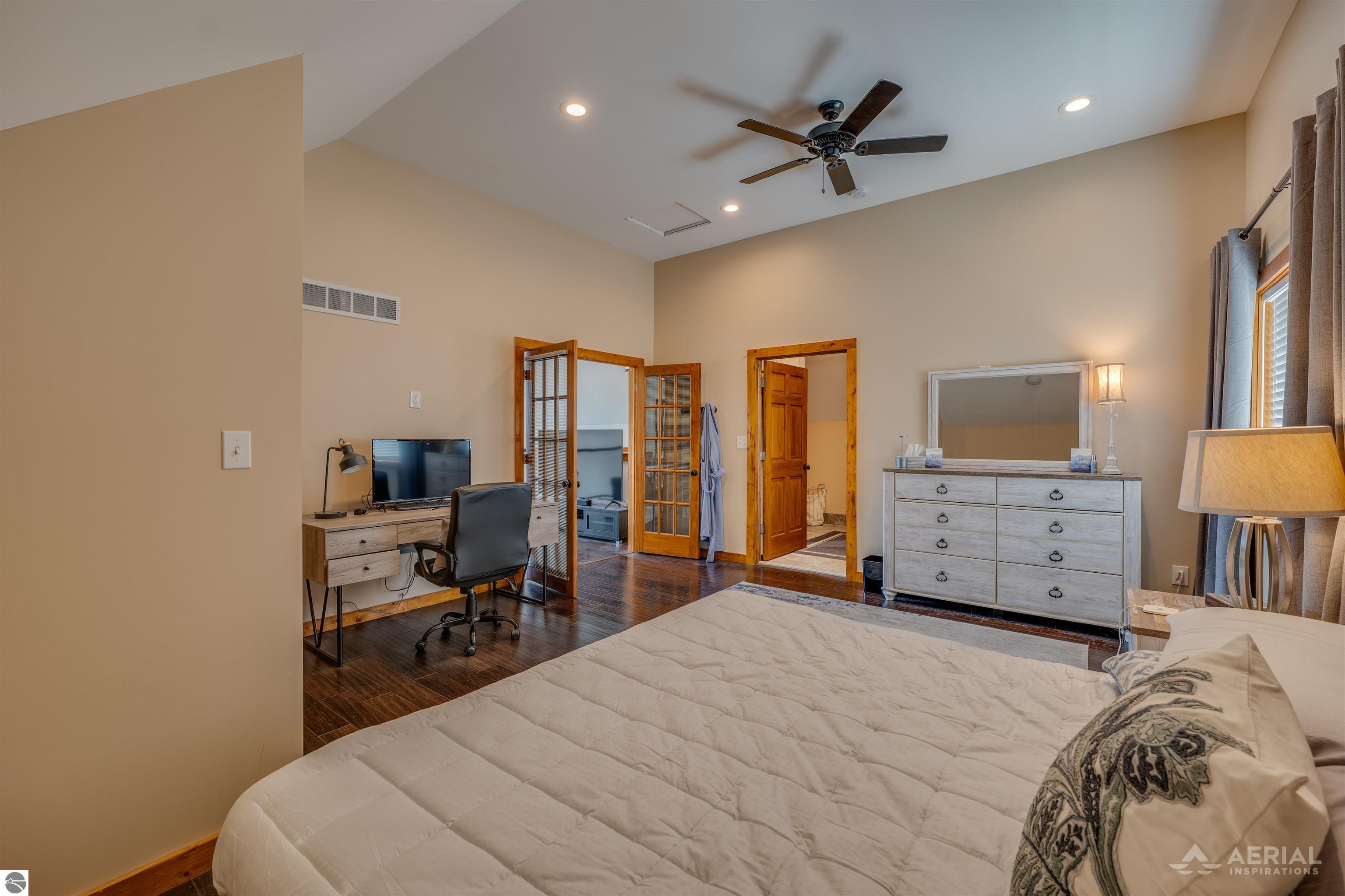 3319 S Ogemaw Trail