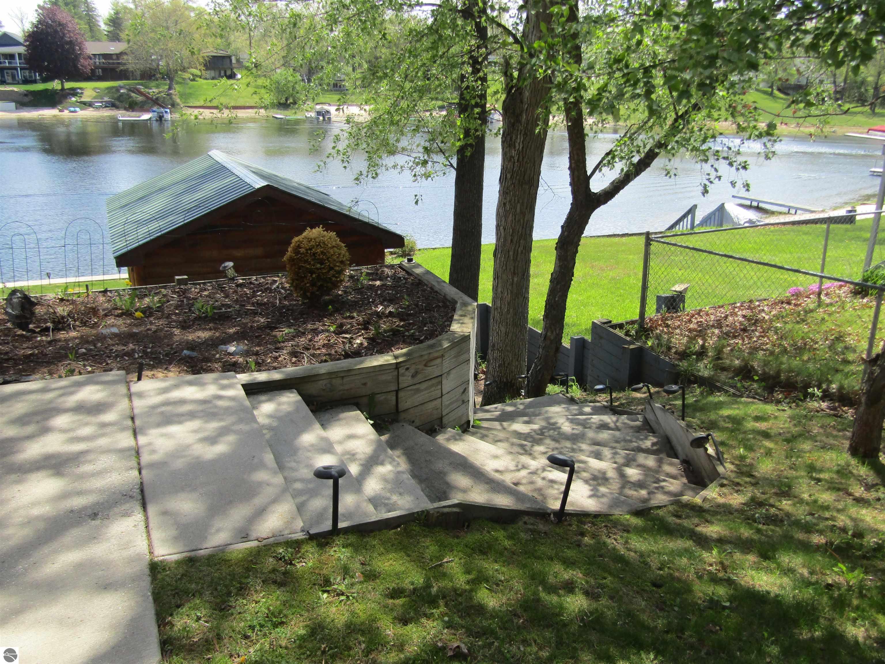 3319 S Ogemaw Trail
