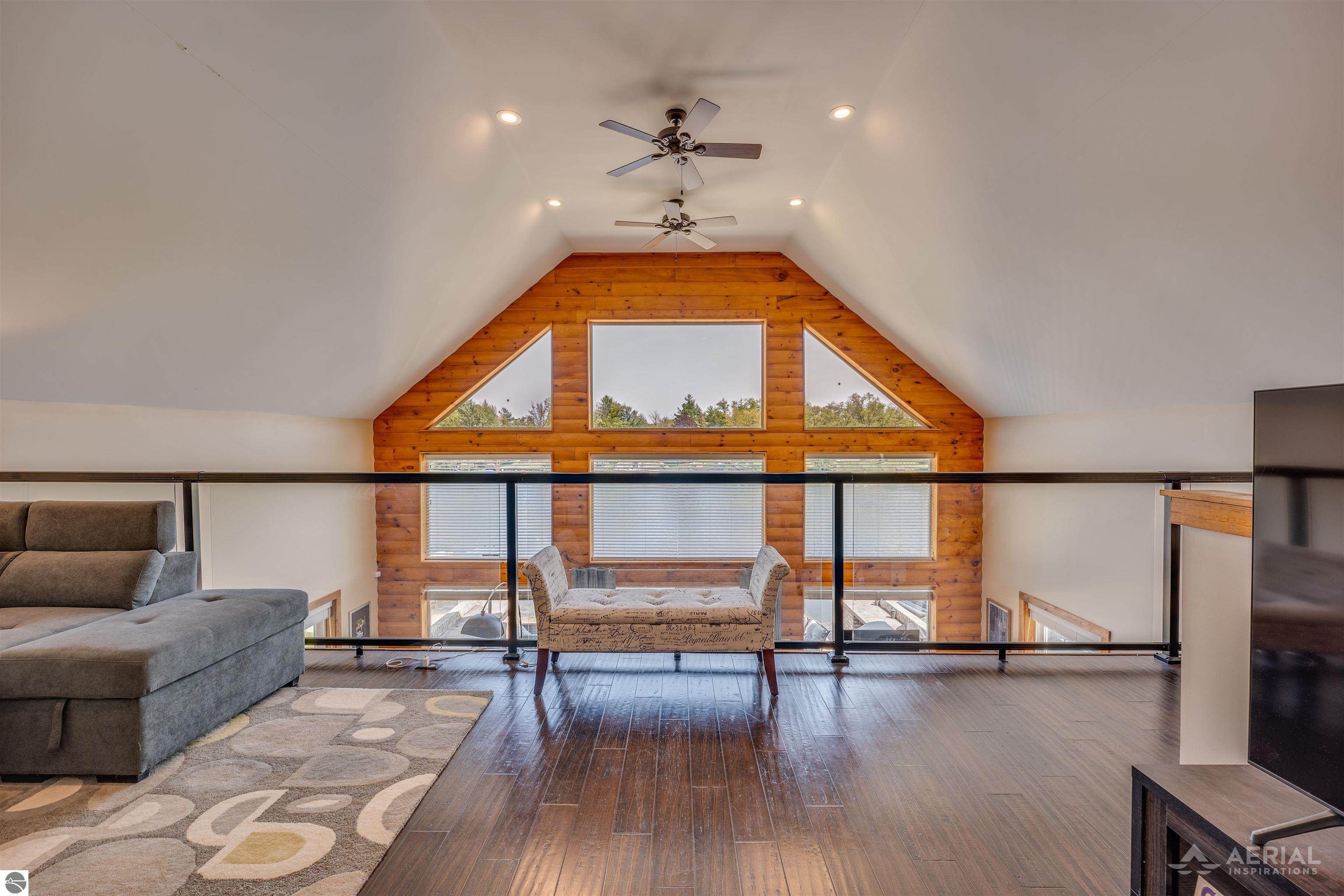 3319 S Ogemaw Trail
