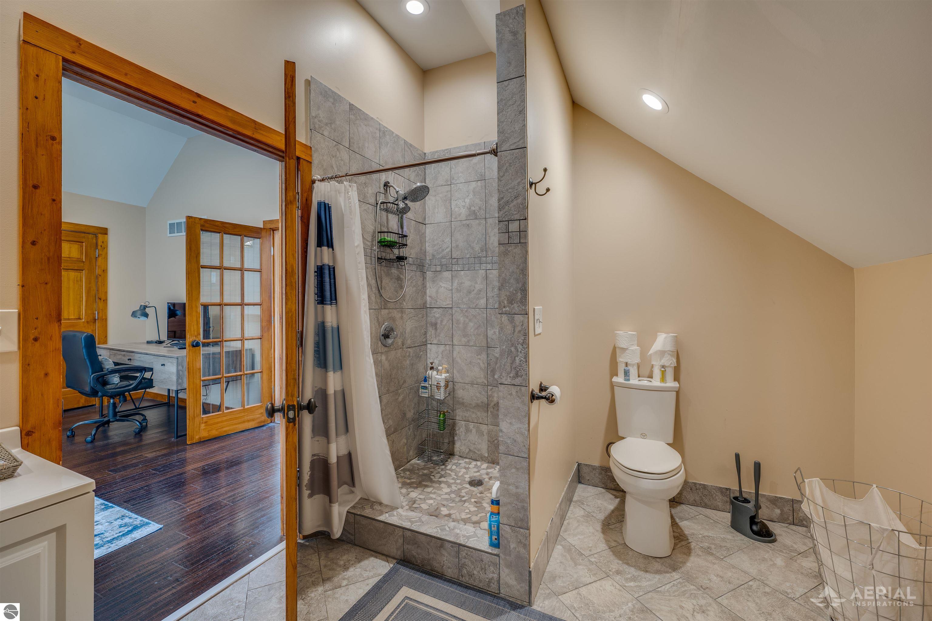 3319 S Ogemaw Trail