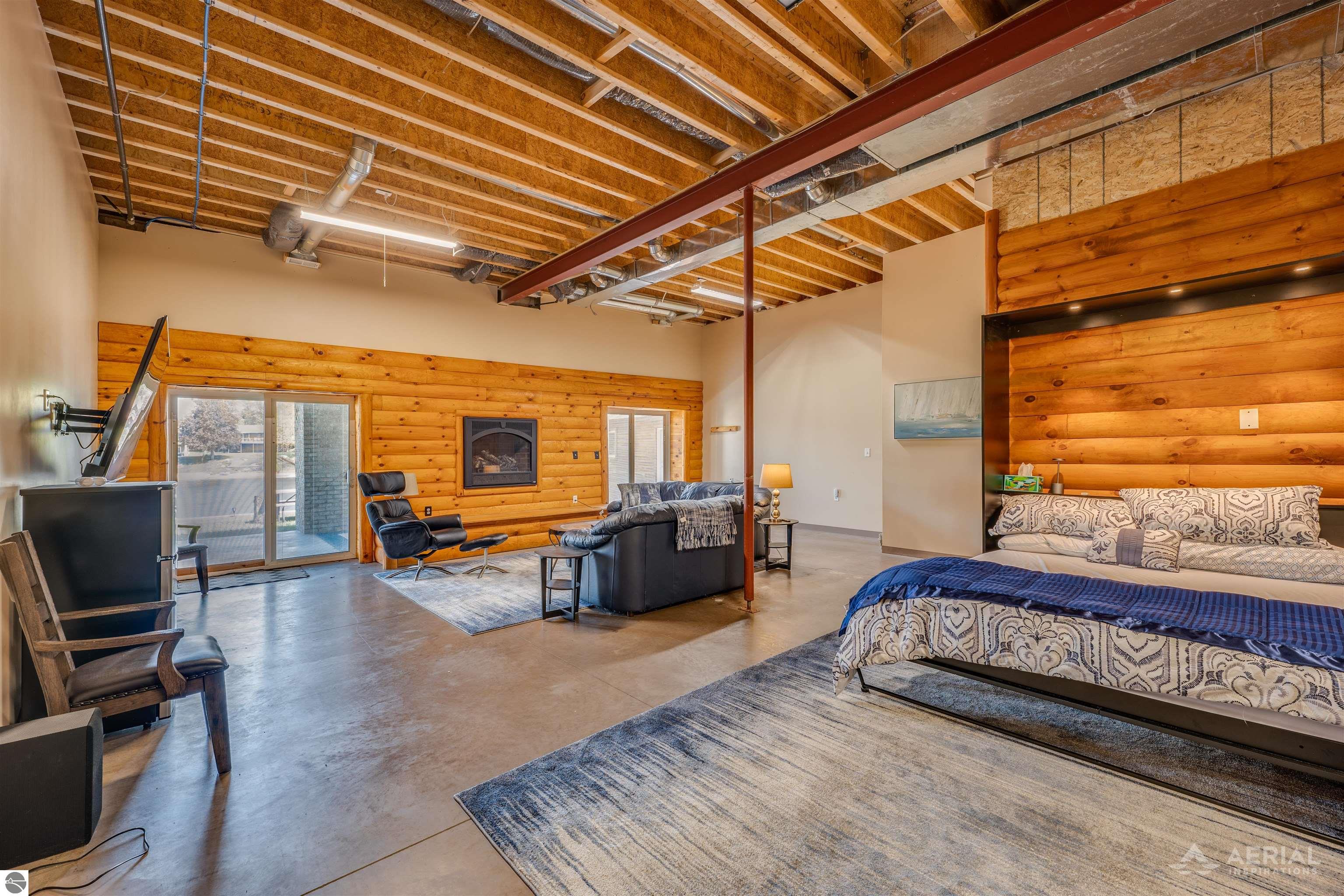 3319 S Ogemaw Trail