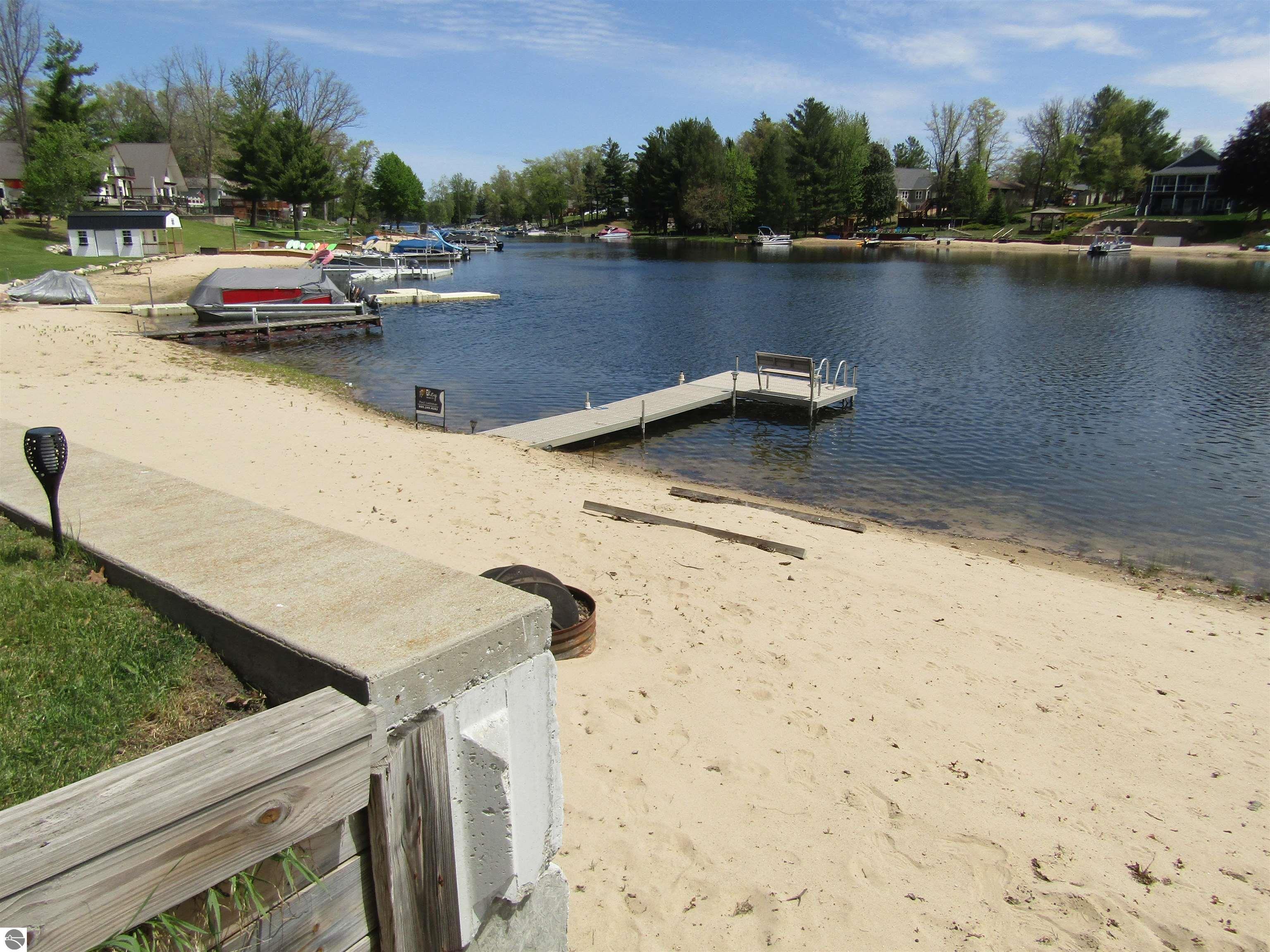 3319 S Ogemaw Trail