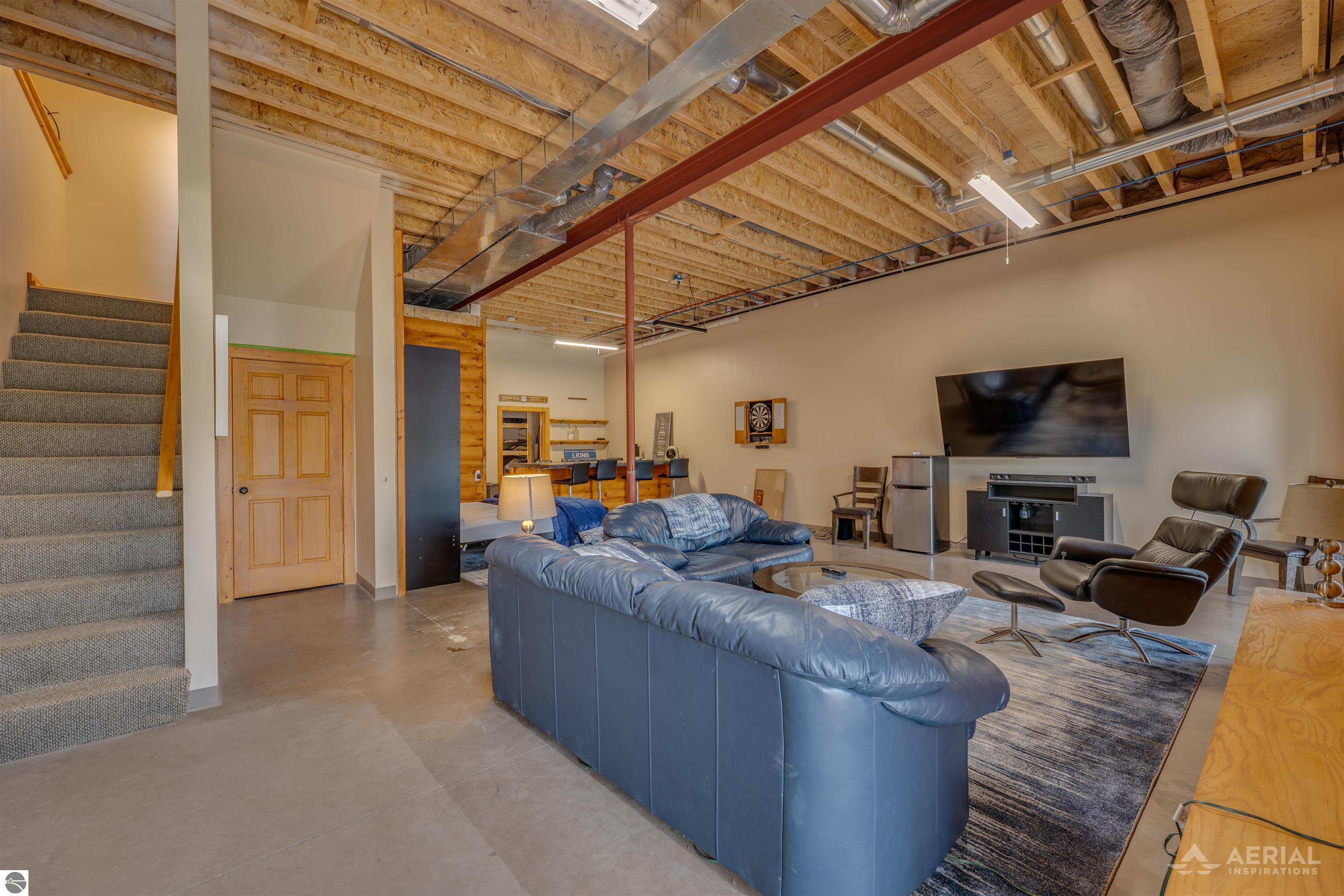 3319 S Ogemaw Trail