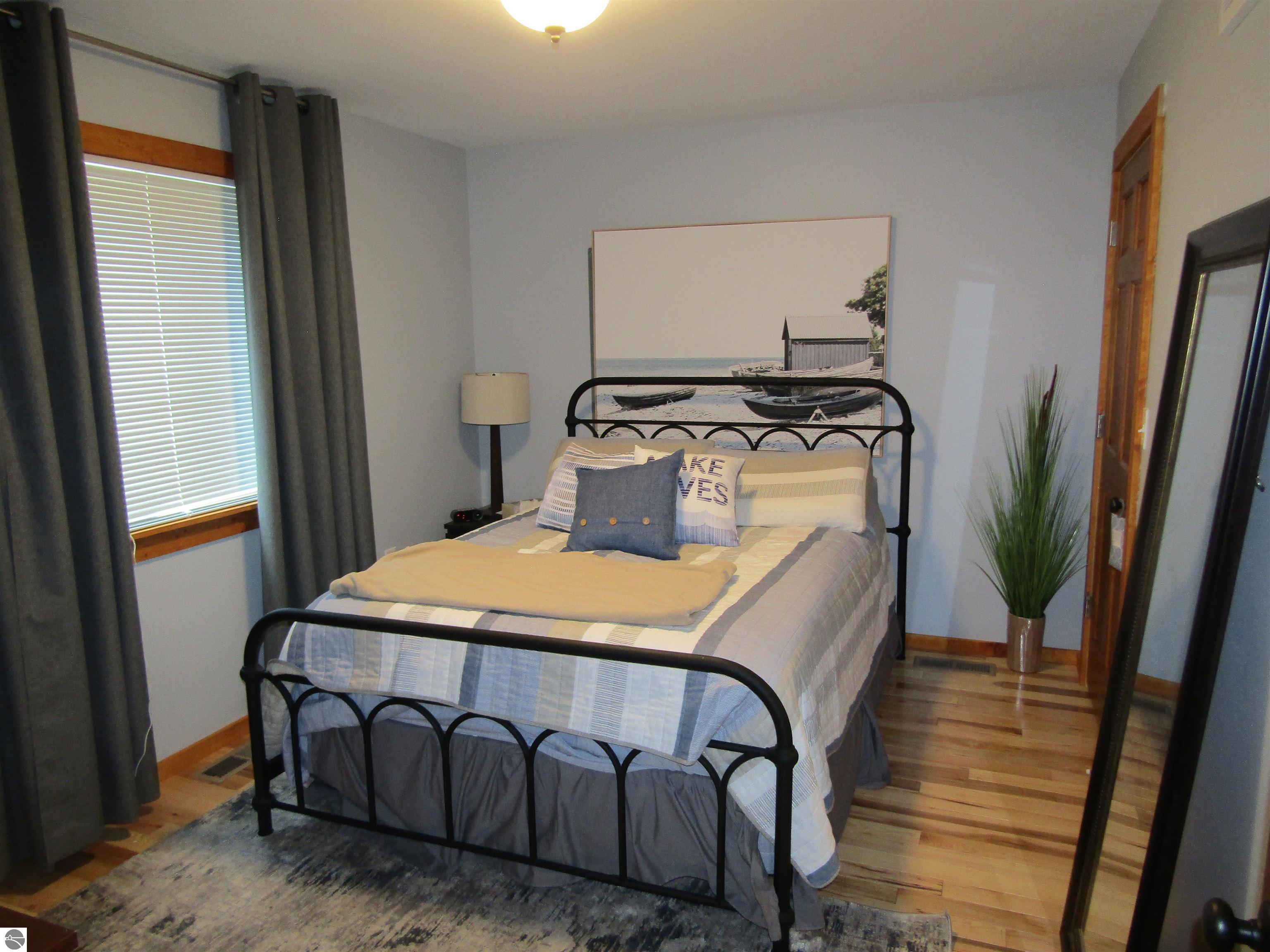 3319 S Ogemaw Trail