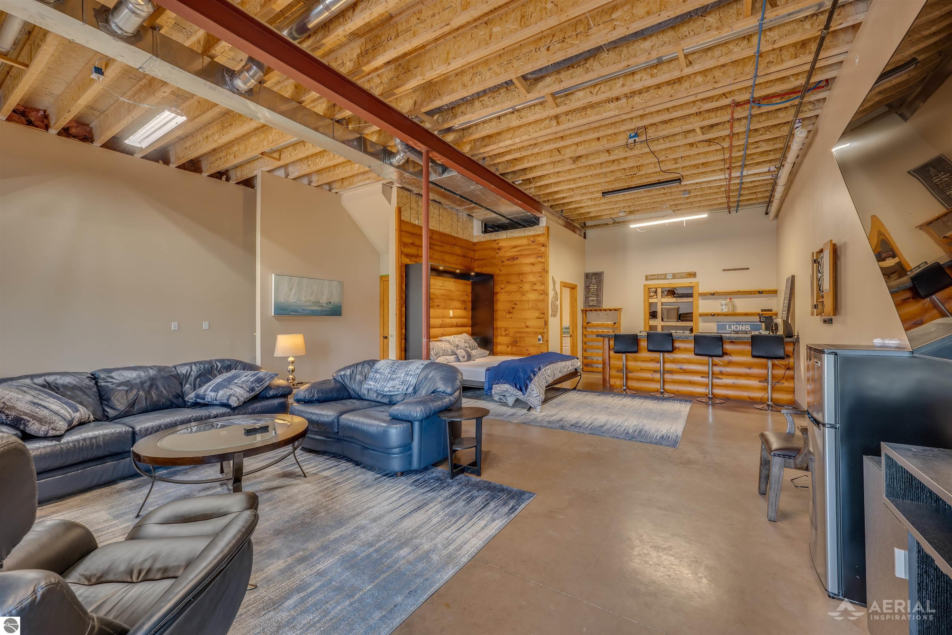 3319 S Ogemaw Trail